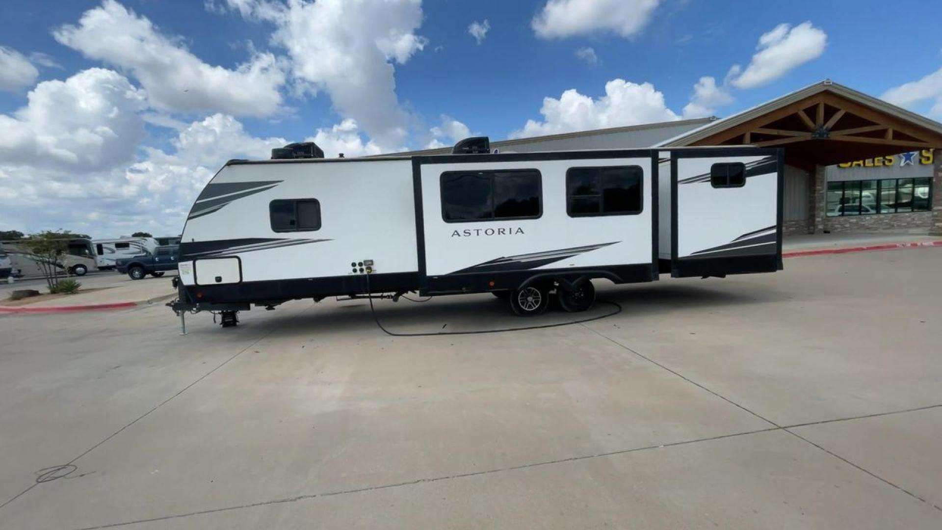 2021 DUTCHMEN ASTORIA 3202BH (4YDT32021MM) , Length: 36.83 ft. | Dry Weight: 7,724 lbs. | Slides: 2 transmission, located at 4319 N Main Street, Cleburne, TX, 76033, (817) 221-0660, 32.435829, -97.384178 - Photo#6