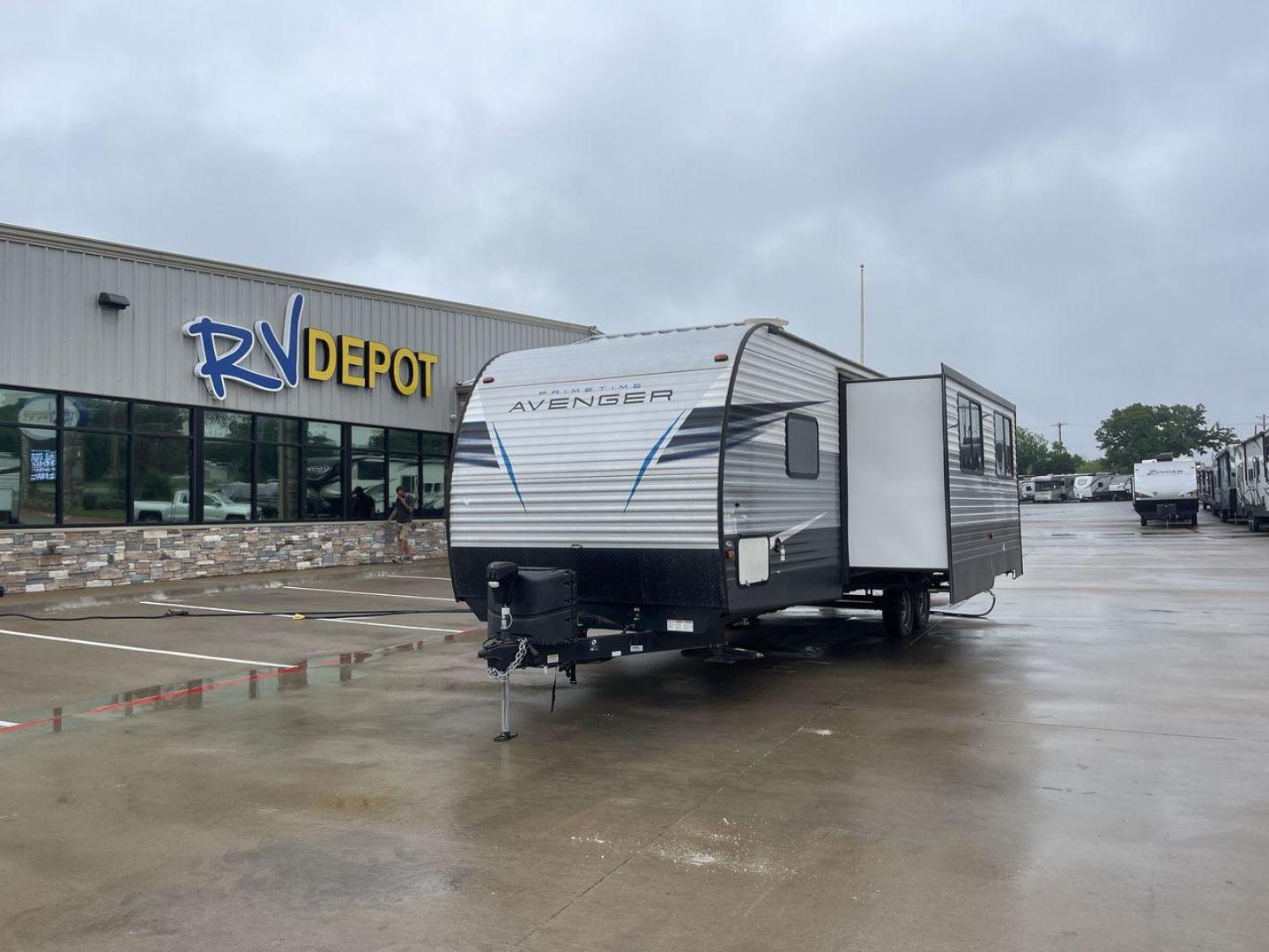 2021 FOREST RIVER AVENGER 27RBS (5ZT2AVSB5MB) , located at 4319 N Main Street, Cleburne, TX, 76033, (817) 221-0660, 32.435829, -97.384178 - Photo#0