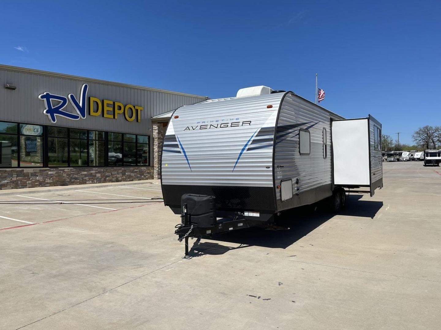 2021 FOREST RIVER AVENGER 28BHS (5ZT2AVTB1MB) , located at 4319 N Main Street, Cleburne, TX, 76033, (817) 221-0660, 32.435829, -97.384178 - Photo#0