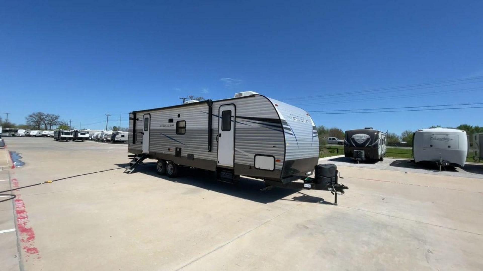 2021 FOREST RIVER AVENGER 28BHS (5ZT2AVTB1MB) , located at 4319 N Main Street, Cleburne, TX, 76033, (817) 221-0660, 32.435829, -97.384178 - Photo#3