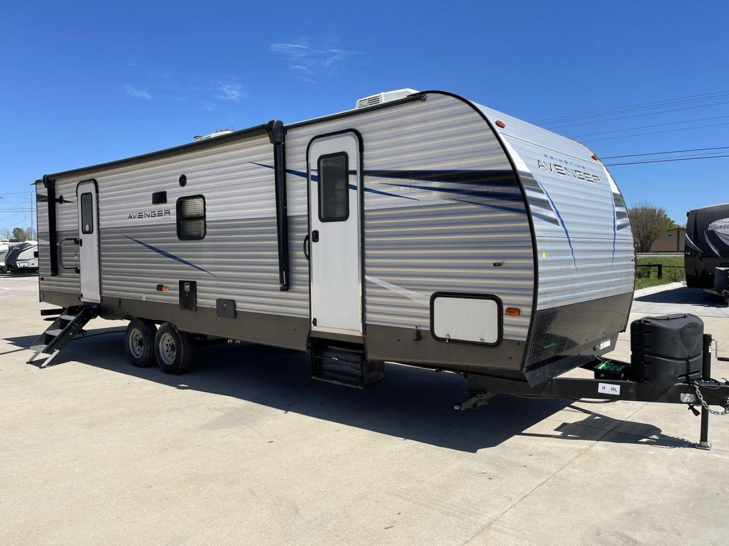 2021 FOREST RIVER AVENGER 28BHS (5ZT2AVTB1MB) , located at 4319 N Main Street, Cleburne, TX, 76033, (817) 221-0660, 32.435829, -97.384178 - Photo#23