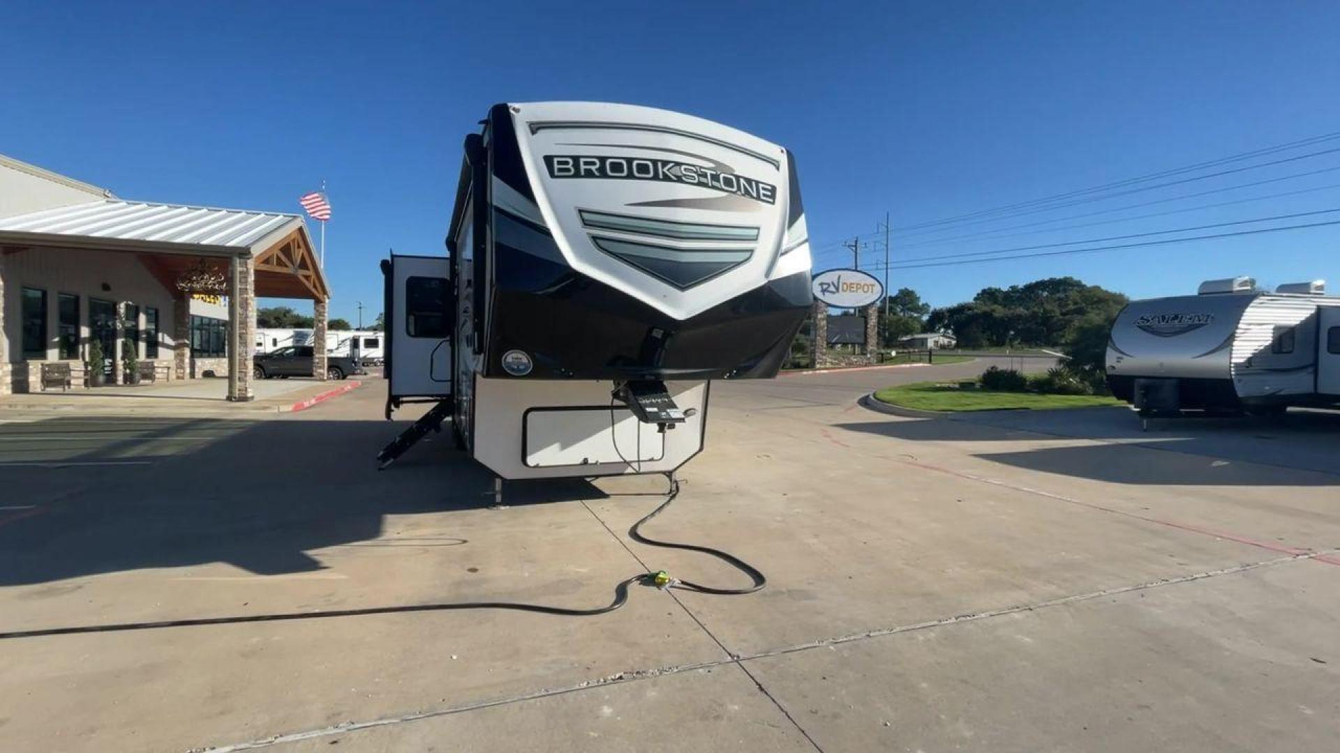 2021 FOREST RIVER BROOKSTONE 290RL (5ZT3BKUB7MA) , Length: 36.33 ft. | Dry Weight: 11,472 lbs. | Gross Weight: 14,500 lbs. | Slides: 3 transmission, located at 4319 N Main Street, Cleburne, TX, 76033, (817) 221-0660, 32.435829, -97.384178 - The 2021 Forest River Brookstone 290RL is a luxury fifth wheel designed for spacious living and comfort, ideal for long trips or full-time RVing. Measuring 36.33 feet in length and weighing 11,472 lbs dry, this model offers excellent maneuverability for a fifth wheel. The exterior features sleek, mo - Photo#4