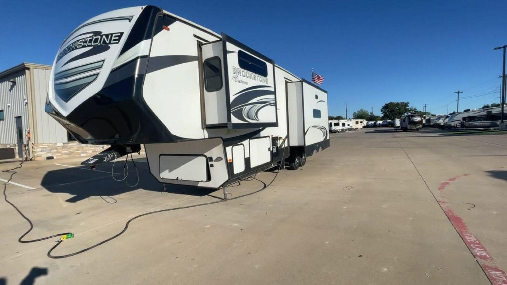 2021 FOREST RIVER BROOKSTONE 290RL (5ZT3BKUB7MA) , Length: 36.33 ft. | Dry Weight: 11,472 lbs. | Gross Weight: 14,500 lbs. | Slides: 3 transmission, located at 4319 N Main Street, Cleburne, TX, 76033, (817) 221-0660, 32.435829, -97.384178 - The 2021 Forest River Brookstone 290RL is a luxury fifth wheel designed for spacious living and comfort, ideal for long trips or full-time RVing. Measuring 36.33 feet in length and weighing 11,472 lbs dry, this model offers excellent maneuverability for a fifth wheel. The exterior features sleek, mo - Photo#5