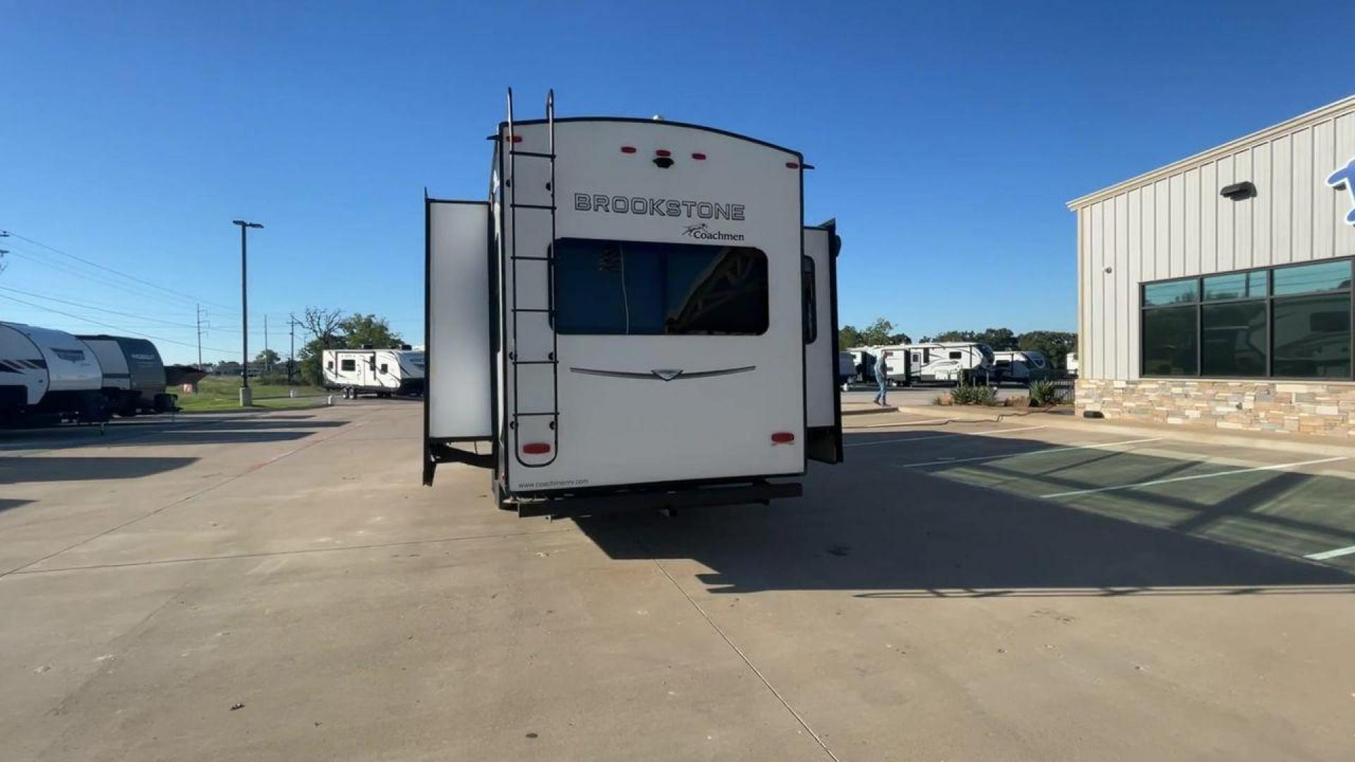 2021 FOREST RIVER BROOKSTONE 290RL (5ZT3BKUB7MA) , Length: 36.33 ft. | Dry Weight: 11,472 lbs. | Gross Weight: 14,500 lbs. | Slides: 3 transmission, located at 4319 N Main Street, Cleburne, TX, 76033, (817) 221-0660, 32.435829, -97.384178 - The 2021 Forest River Brookstone 290RL is a luxury fifth wheel designed for spacious living and comfort, ideal for long trips or full-time RVing. Measuring 36.33 feet in length and weighing 11,472 lbs dry, this model offers excellent maneuverability for a fifth wheel. The exterior features sleek, mo - Photo#8