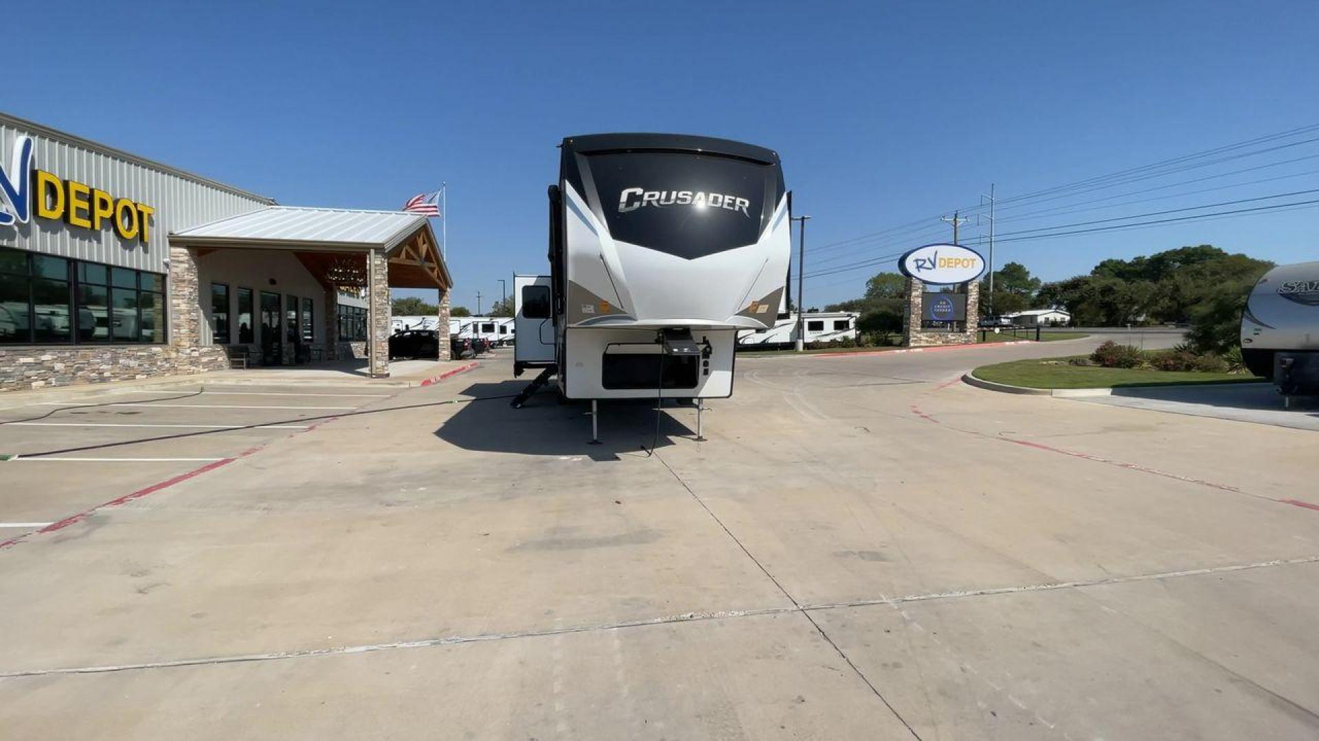 2021 FOREST RIVER CRUSADER 382MBH (5ZT3CS3B4MG) , Length: 43.33 ft. | Dry Weight: 13,106 lbs. | Slides: 4 transmission, located at 4319 N Main Street, Cleburne, TX, 76033, (817) 221-0660, 32.435829, -97.384178 - Photo#4