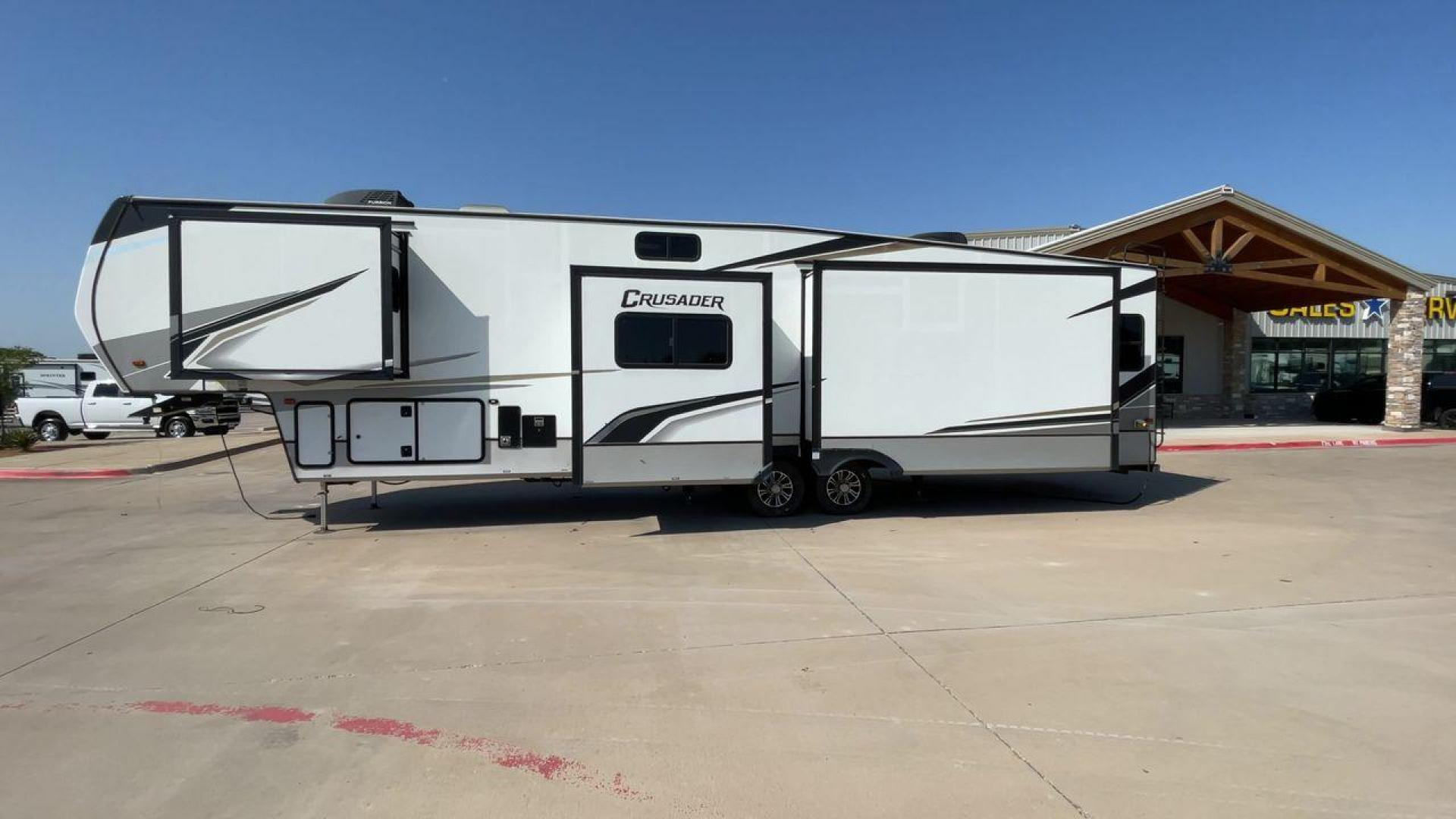 2021 FOREST RIVER CRUSADER 382MBH (5ZT3CS3B4MG) , Length: 43.33 ft. | Dry Weight: 13,106 lbs. | Slides: 4 transmission, located at 4319 N Main Street, Cleburne, TX, 76033, (817) 221-0660, 32.435829, -97.384178 - Photo#6