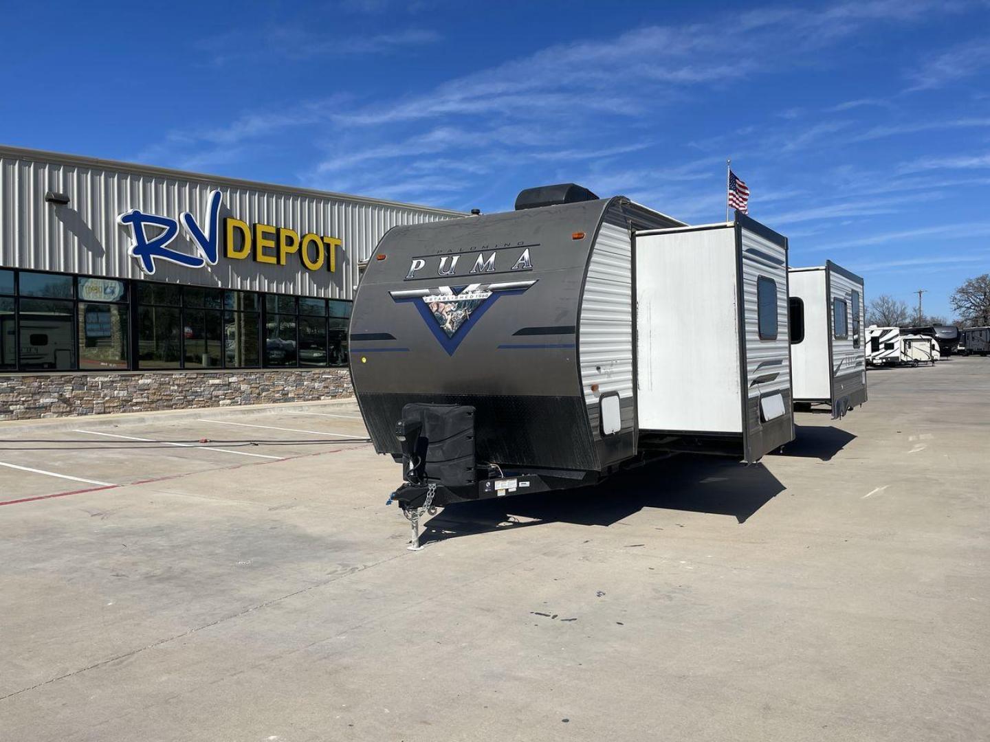 2021 FOREST RIVER PUMA 30RKQS (4X4TPUF26MP) , Length: 35.92 ft. | Dry Weight: 7,974 lbs. | Gross Weight: 9,600 lbs. | Slides: 2 transmission, located at 4319 N Main Street, Cleburne, TX, 76033, (817) 221-0660, 32.435829, -97.384178 - Gathering your friends to camp out on weekends will be no problem with this 2021 Forest River Puma 30RKQS travel trailer. This trailer offers you great amenities and features that everyone can enjoy! This unit measures 35.92 ft in length, 8 ft in width, 11.08 ft in height, and 6.67 ft in interior he - Photo#0