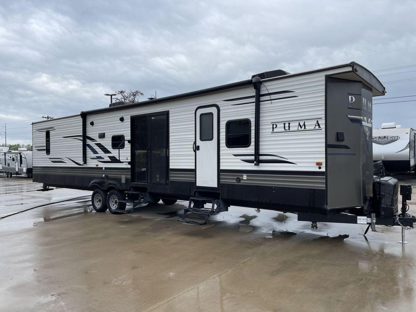 2021 FOREST RIVER PUMA 39DBT (4X4TPUR25MP) , located at 4319 N Main Street, Cleburne, TX, 76033, (817) 221-0660, 32.435829, -97.384178 - Photo#22