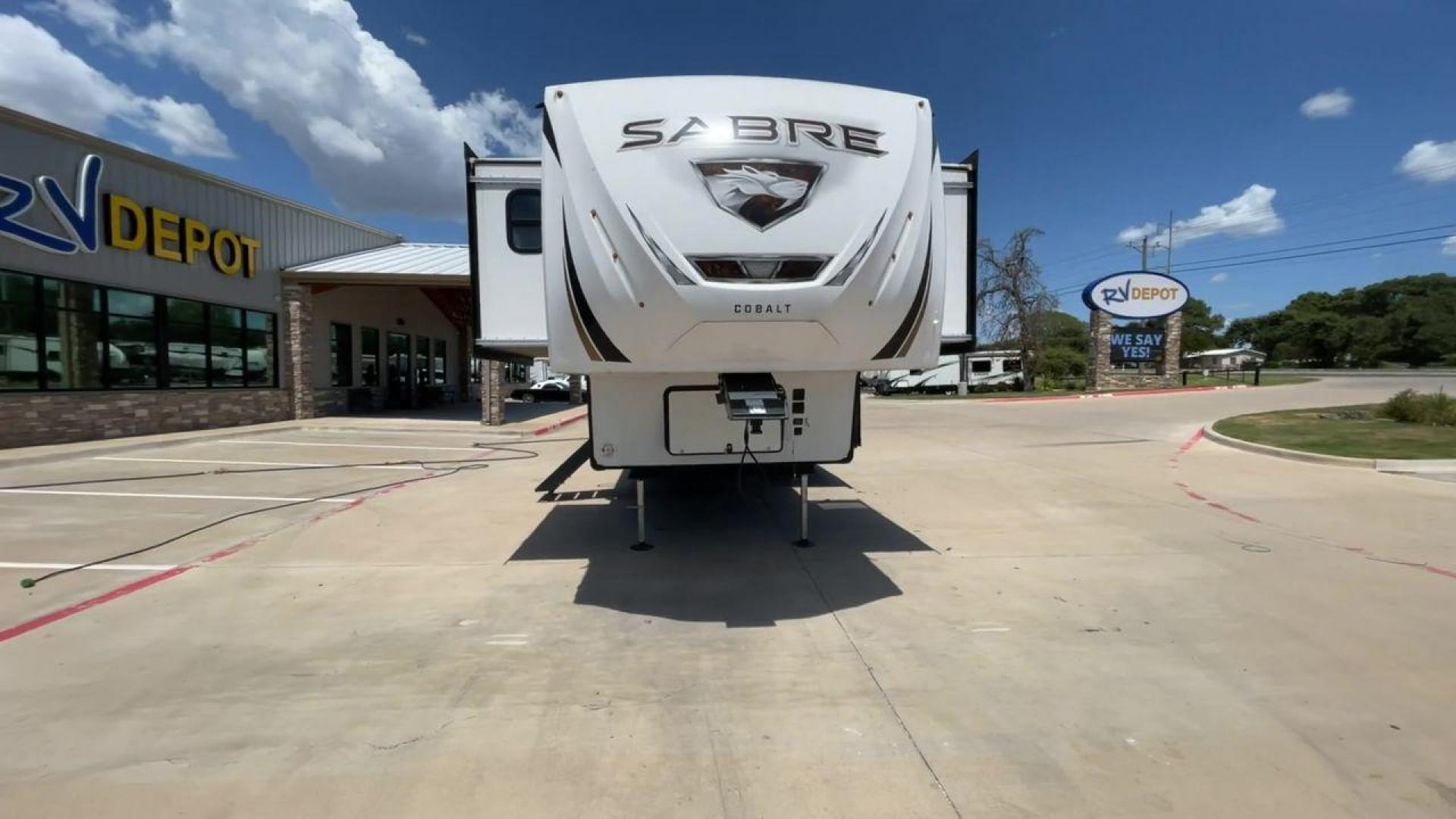 2021 FOREST RIVER SABRE 37FLL (5ZT3SR2B2M6) , Length: 42.75 ft | Dry Weight: 11,918 lbs. | Slides: 4 transmission, located at 4319 N Main Street, Cleburne, TX, 76033, (817) 221-0660, 32.435829, -97.384178 - Photo#4