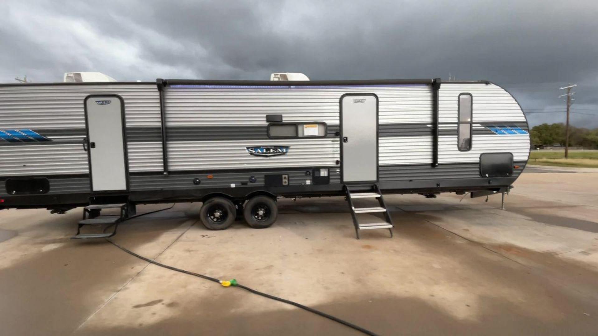 2021 FOREST RIVER SALEM 37BHSS2Q (4X4TSMN22MA) , Length: 39 ft. | Dry Weight: 7,659 lbs. | Slides: 1 transmission, located at 4319 N Main Street, Cleburne, TX, 76033, (817) 221-0660, 32.435829, -97.384178 - Photo#2