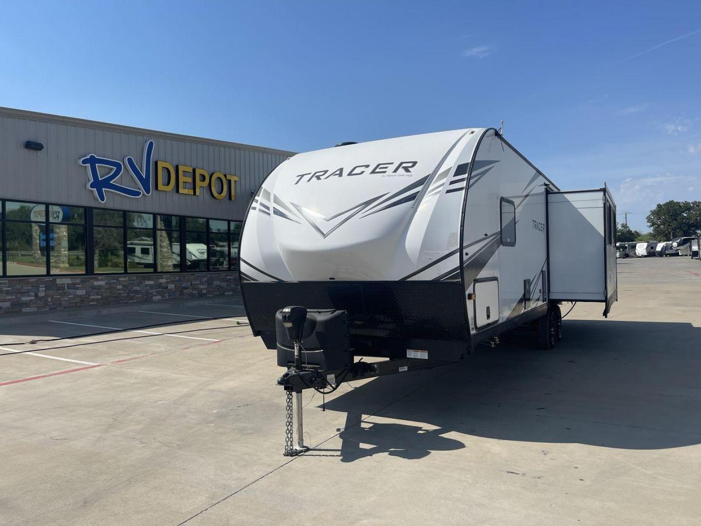 2021 FOREST RIVER TRACER 28RES (5ZT2TRTB1MB) , Length: 32.92 ft. | Dry Weight: 6,866 lbs. | Slides: 2 transmission, located at 4319 N Main Street, Cleburne, TX, 76033, (817) 221-0660, 32.435829, -97.384178 - Photo#0