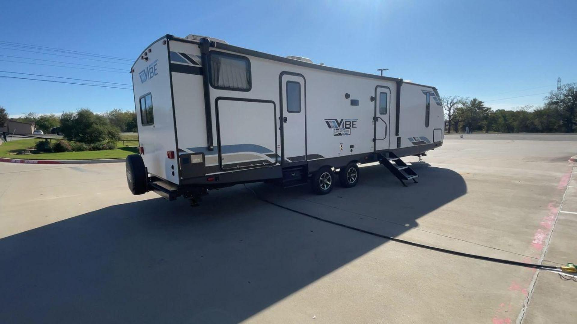 2021 FOREST RIVER VIBE 32BH (4X4TVBH21M4) , Length: 38.25 ft. | Dry Weight: 7,836 lbs. | Slides: 2 transmission, located at 4319 N Main Street, Cleburne, TX, 76033, (817) 221-0660, 32.435829, -97.384178 - Photo#1