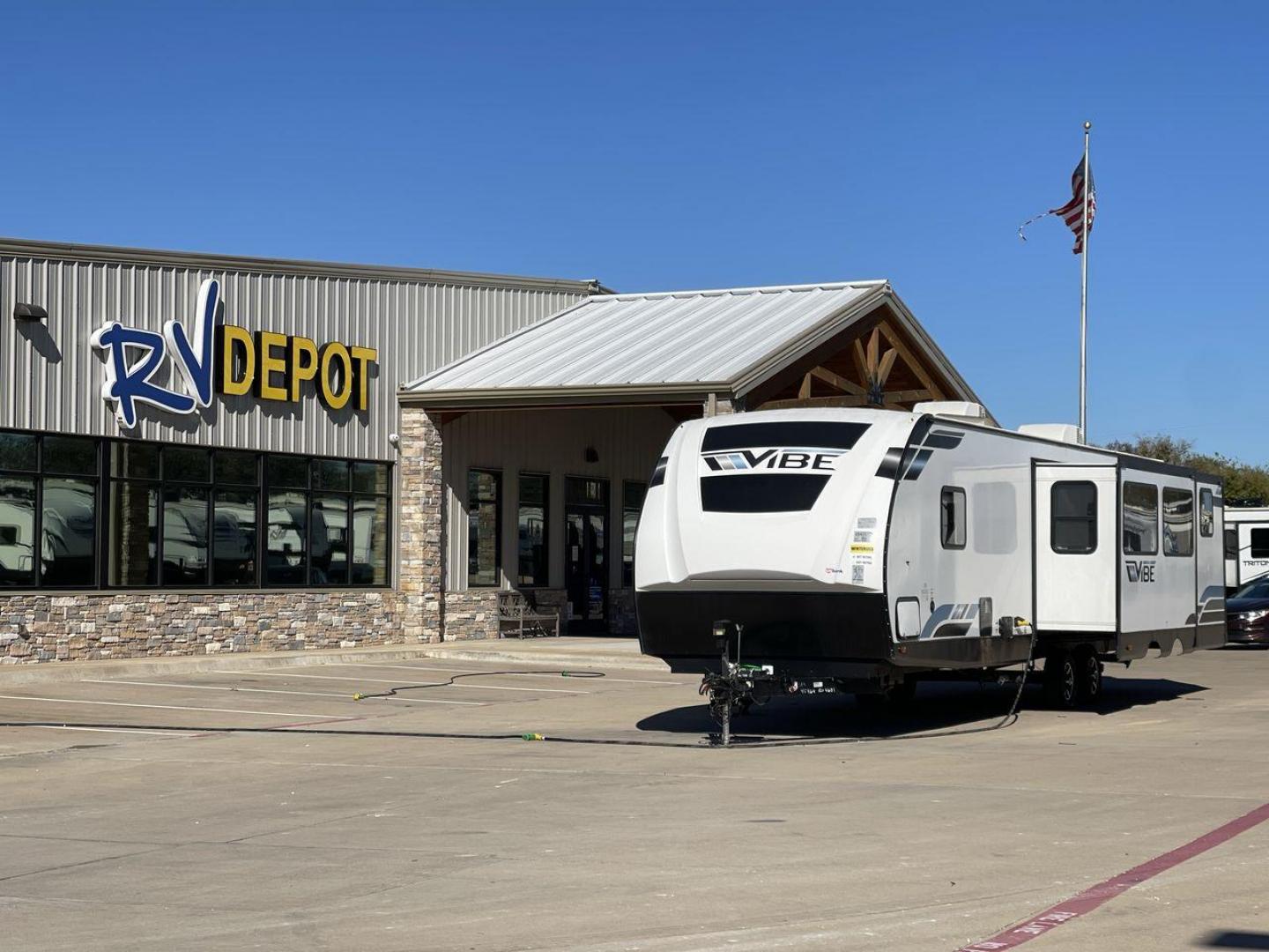 2021 FOREST RIVER VIBE 34BH (4X4TVBK20M4) , Length: 39.42 ft. | Dry Weight: 8,164 lbs. | Slides: 3 transmission, located at 4319 N Main Street, Cleburne, TX, 76033, (817) 221-0660, 32.435829, -97.384178 - Photo#0