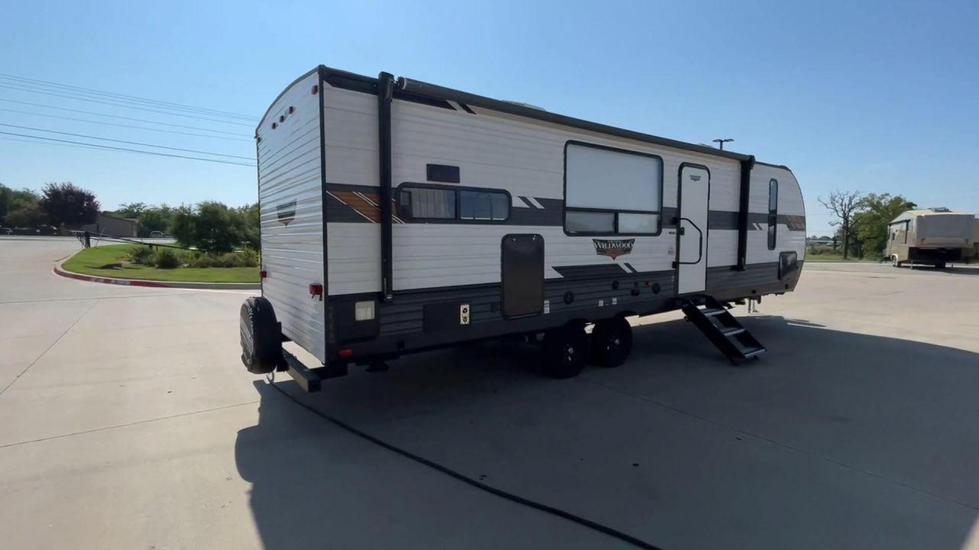 2021 FOREST RIVER WILDWOOD 27RK (4X4TWDC28MA) , Length: 33.67 ft. | Dry Weight: 6,798 lbs. | Slides: 1 transmission, located at 4319 N Main Street, Cleburne, TX, 76033, (817) 221-0660, 32.435829, -97.384178 - Photo#1