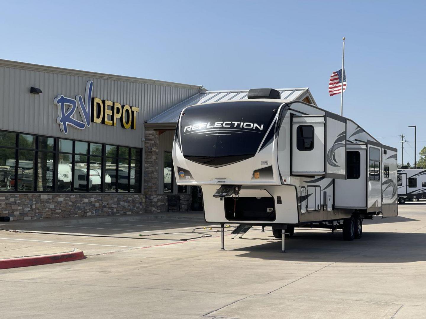 2021 GRAND DESIGN REFLECTION 367BHS (573FR4229M9) , Length: 41 ft. | Dry Weight: 12,474 lbs. | Gross Weight: 14,995 lbs. | Slides: 4 transmission, located at 4319 N Main Street, Cleburne, TX, 76033, (817) 221-0660, 32.435829, -97.384178 - Photo#0