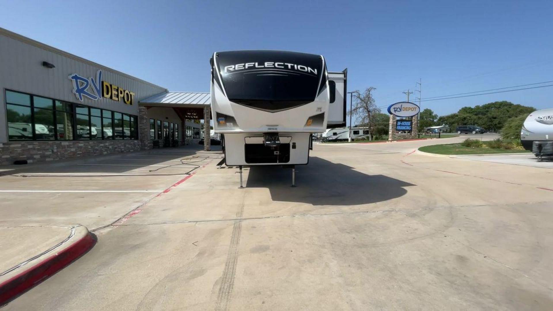 2021 GRAND DESIGN REFLECTION 367BHS (573FR4229M9) , Length: 41 ft. | Dry Weight: 12,474 lbs. | Gross Weight: 14,995 lbs. | Slides: 4 transmission, located at 4319 N Main Street, Cleburne, TX, 76033, (817) 221-0660, 32.435829, -97.384178 - Photo#4