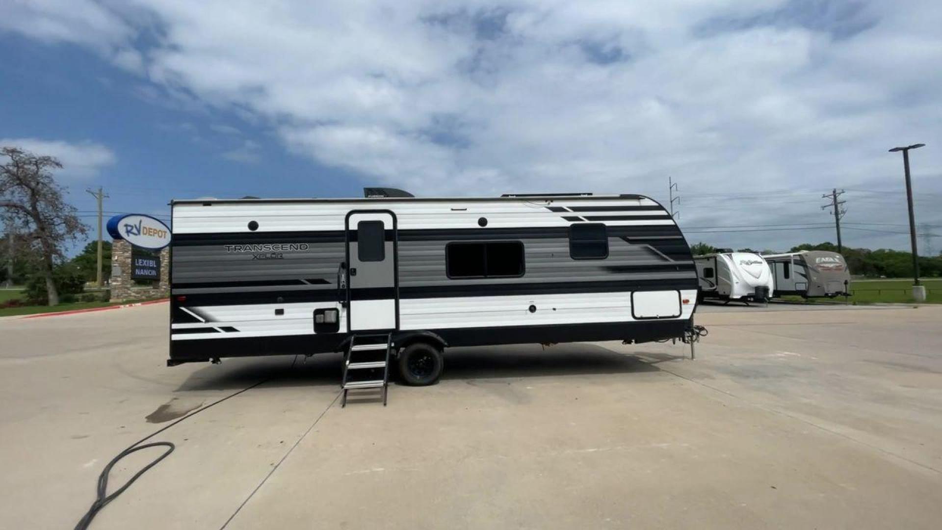 2021 GRAND DESIGN TRANSCEND 240ML (573TT3021M8) , located at 4319 N Main Street, Cleburne, TX, 76033, (817) 221-0660, 32.435829, -97.384178 - Photo#2