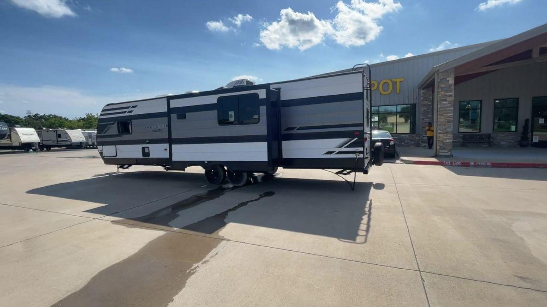 2021 GRAND DESIGN TRANSCEND 297QB (573TT3325M8) , located at 4319 N Main Street, Cleburne, TX, 76033, (817) 221-0660, 32.435829, -97.384178 - Photo#7