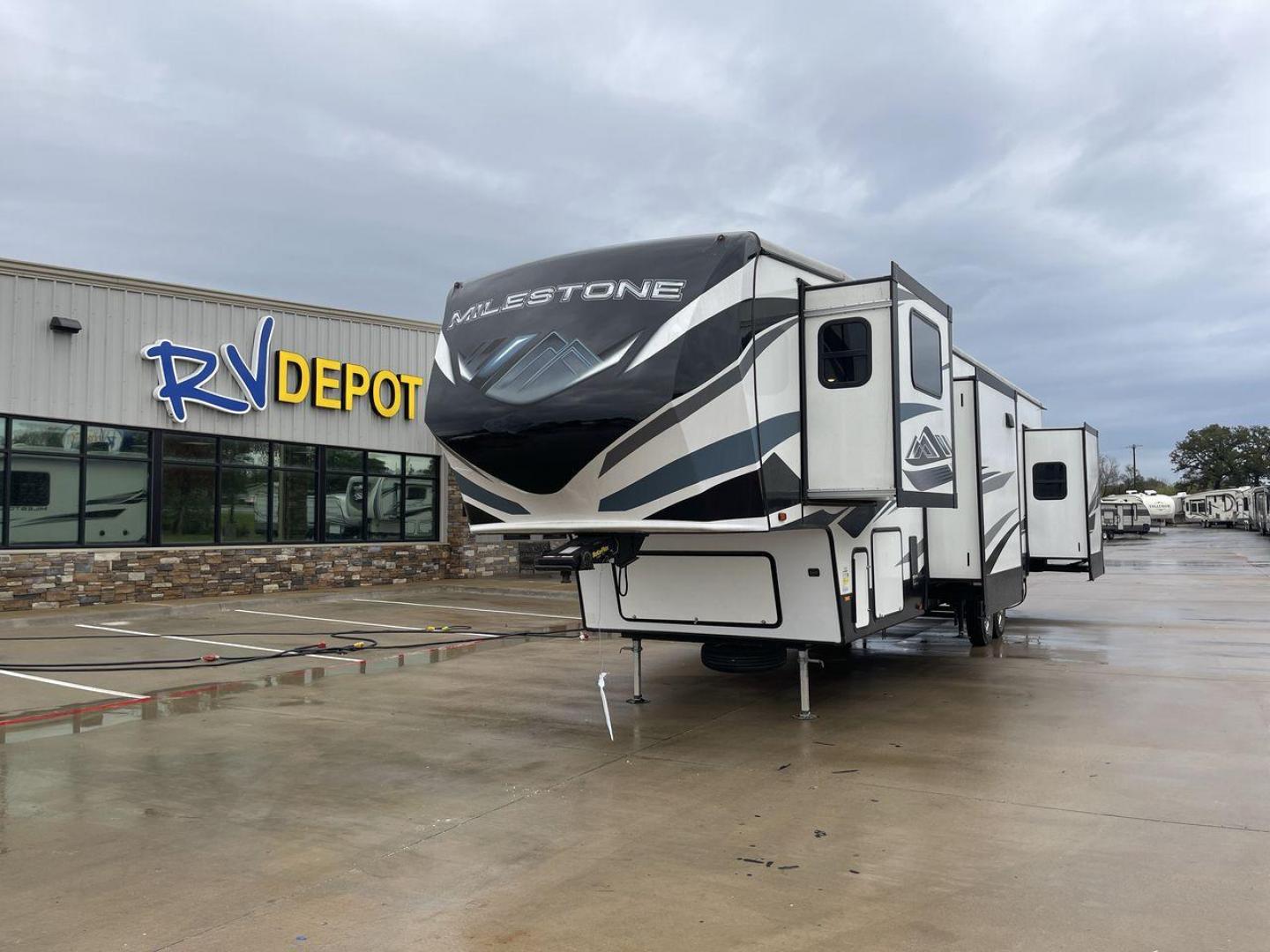 2021 HEARTLAND MILESTONE 370FLMB (5SFMG4521ME) , Length: 44.58 ft. | Dry Weight: 12,520 lbs. | GVWR: 15,500 lbs. | Slides: 5 transmission, located at 4319 N Main Street, Cleburne, TX, 76033, (817) 221-0660, 32.435829, -97.384178 - Experience the ideal fusion of adventure and comfort with the Heartland Milestone 370FLMB fifth wheel from 2021. This roomy and well-equipped RV is made to give you all the conveniences and comforts you require for enjoyable outdoor travels. The dimensions for this unit are 44.58 ft in length, 8 - Photo#0