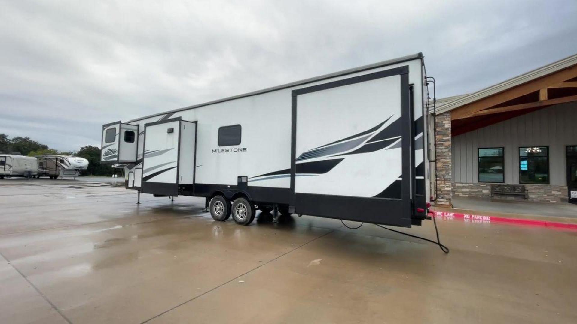 2021 HEARTLAND MILESTONE 370FLMB (5SFMG4521ME) , Length: 44.58 ft. | Dry Weight: 12,520 lbs. | GVWR: 15,500 lbs. | Slides: 5 transmission, located at 4319 N Main Street, Cleburne, TX, 76033, (817) 221-0660, 32.435829, -97.384178 - Experience the ideal fusion of adventure and comfort with the Heartland Milestone 370FLMB fifth wheel from 2021. This roomy and well-equipped RV is made to give you all the conveniences and comforts you require for enjoyable outdoor travels. The dimensions for this unit are 44.58 ft in length, 8 - Photo#7