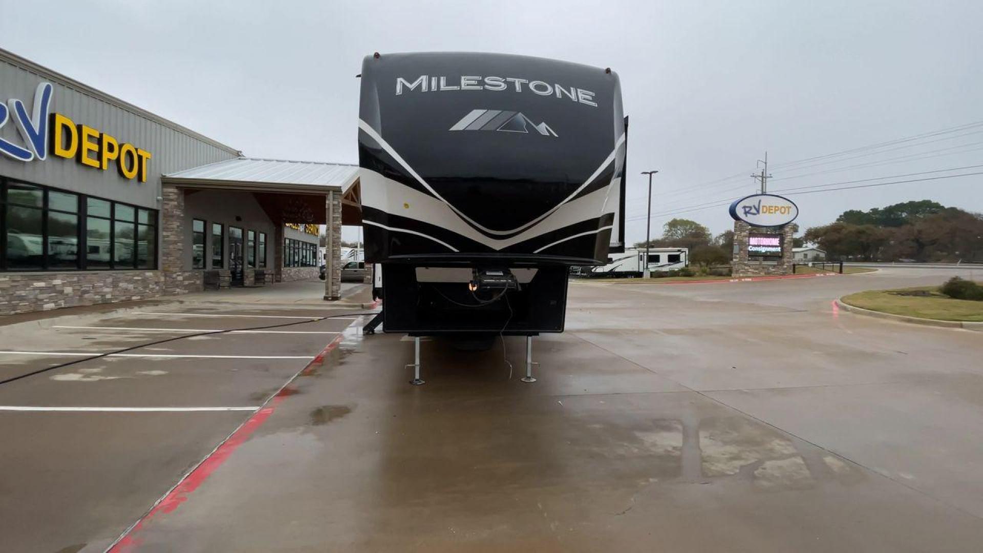 2021 HEARTLAND MILESTONE 377MB (5SFMG4428ME) , located at 4319 N Main Street, Cleburne, TX, 76033, (817) 221-0660, 32.435829, -97.384178 - Photo#4