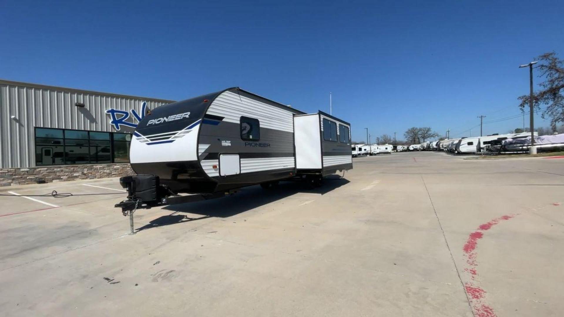 2021 HEARTLAND PIONEER BH322 (5SFPB3722ME) , Length: 36.92 ft | Dry Weight: 7,436 lbs | Gross Weight: 9,000 lbs | Slides: 1 transmission, located at 4319 N Main Street, Cleburne, TX, 76033, (817) 221-0660, 32.435829, -97.384178 - The 2021 Heartland Pioneer BH322 is a standout travel trailer designed for an unforgettable experience, combining luxury, convenience, and versatility. This trailer, measuring 36.92 feet long and weighing 7,436 pounds dry, ensures a memorable voyage with enough living space and easy towing, fosterin - Photo#5