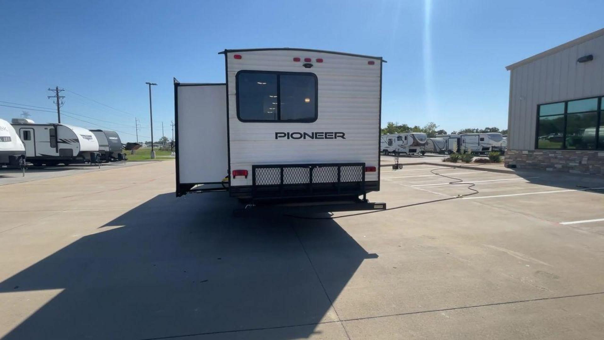 2021 HEARTLAND PIONEER DS320 (5SFPB3725ME) , Length: 37.42 ft. | Dry Weight: 7,696 lbs. | Gross Weight: 9,000 lbs. | Slides: 2 transmission, located at 4319 N Main Street, Cleburne, TX, 76033, (817) 221-0660, 32.435829, -97.384178 - The 2021 Heartland Pioneer DS320 is a spacious and well-designed travel trailer, perfect for large families or group trips. Measuring 37.42 feet in length with a dry weight of 7,696 lbs. and a gross weight of 9,000 lbs., this unit is built for comfortable travel while maintaining a manageable towing - Photo#8