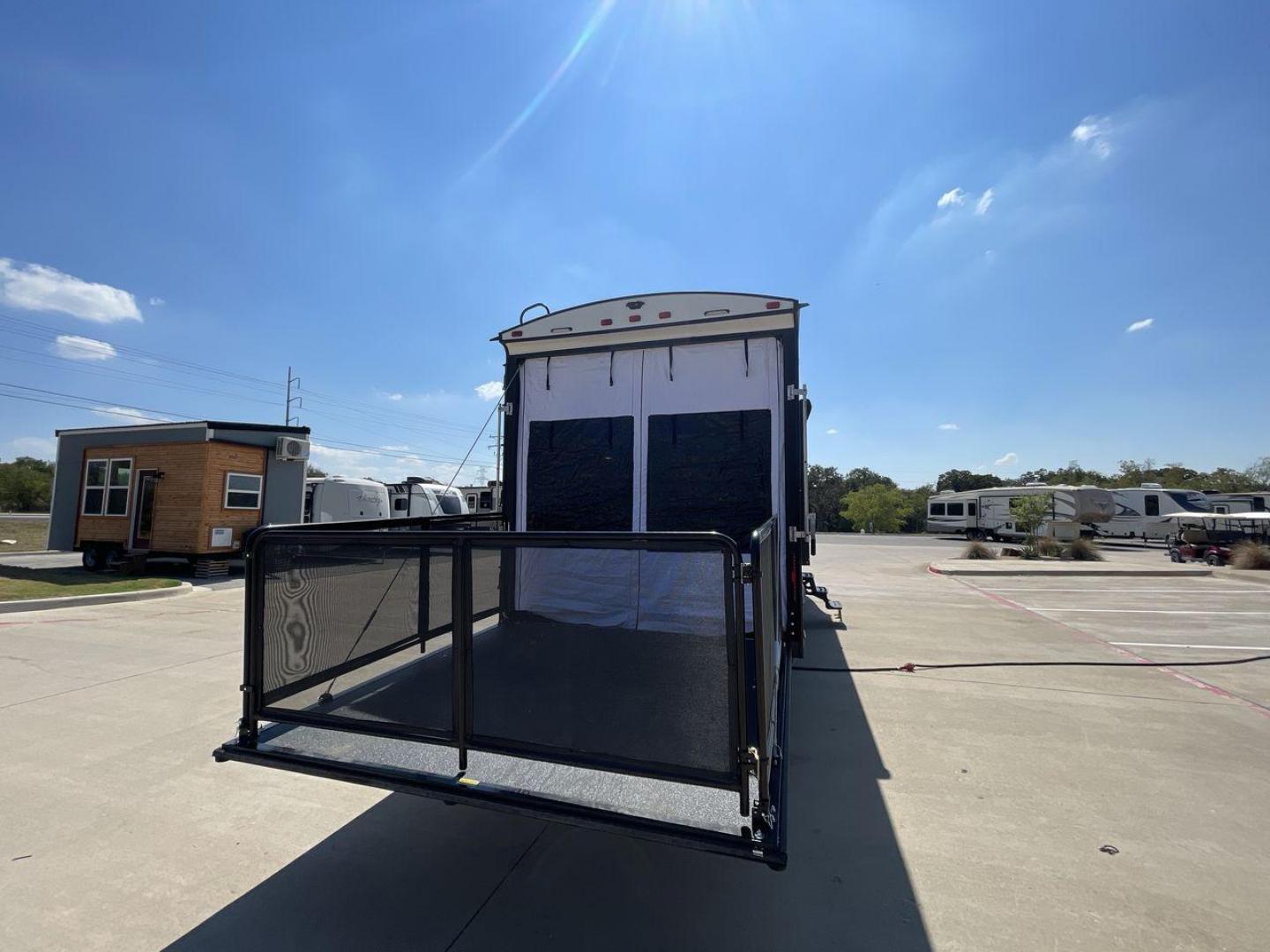 2021 HEARTLAND TORQUE 274 (5SFCB312XME) , Length: 30.92 ft | Dry Weight: 8,000 lbs. lbs | Gross Weight: 12,800 lbs | Slides: 1 transmission, located at 4319 N Main Street, Cleburne, TX, 76033, (817) 221-0660, 32.435829, -97.384178 - Here are several reasons to buy this RV: (1) It features Azdel-laminate sidewalls. These are resistant walls that will increase the life of your RV. (2) Swift space work station for quick, convenient pull-out dresser work station (3) Smooth ride suspension. This includes e-rated tires, EZ Flex su - Photo#24