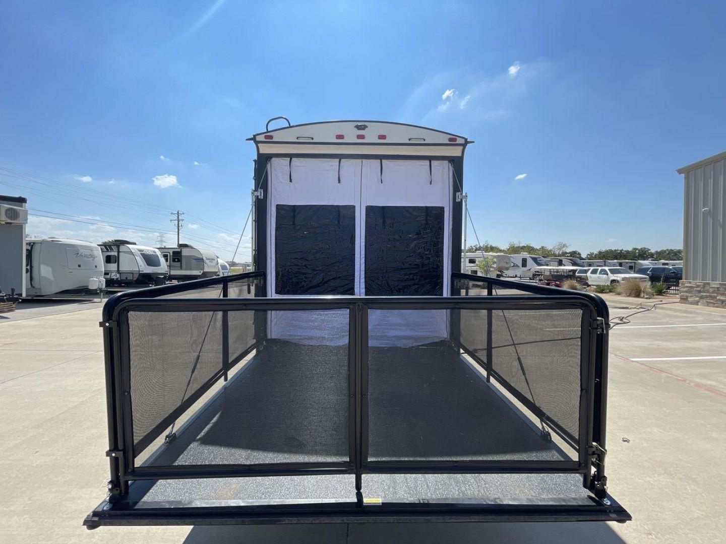 2021 HEARTLAND TORQUE 274 (5SFCB312XME) , Length: 30.92 ft | Dry Weight: 8,000 lbs. lbs | Gross Weight: 12,800 lbs | Slides: 1 transmission, located at 4319 N Main Street, Cleburne, TX, 76033, (817) 221-0660, 32.435829, -97.384178 - Here are several reasons to buy this RV: (1) It features Azdel-laminate sidewalls. These are resistant walls that will increase the life of your RV. (2) Swift space work station for quick, convenient pull-out dresser work station (3) Smooth ride suspension. This includes e-rated tires, EZ Flex su - Photo#25