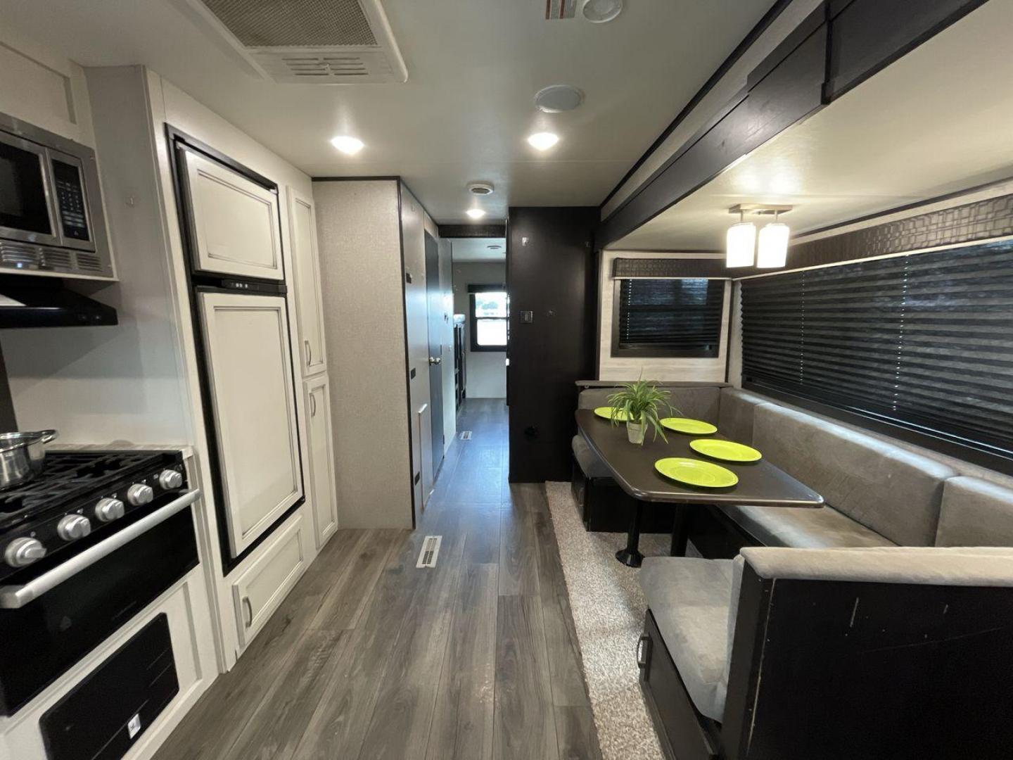 2021 JAYCO JAY FLIGHT 32BHDS (1UJBJ0BTXM1) , located at 4319 N Main Street, Cleburne, TX, 76033, (817) 221-0660, 32.435829, -97.384178 - Photo#13