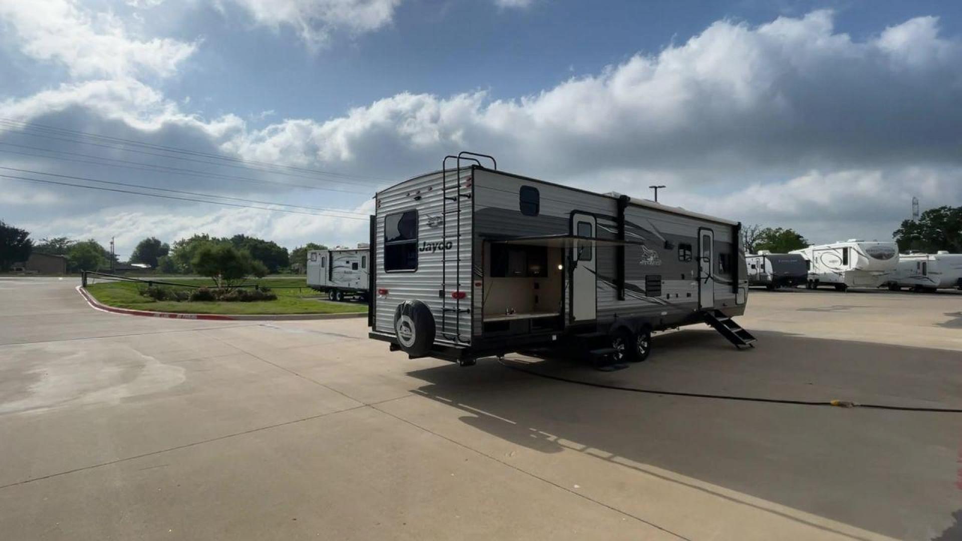 2021 JAYCO JAY FLIGHT 32BHDS (1UJBJ0BTXM1) , located at 4319 N Main Street, Cleburne, TX, 76033, (817) 221-0660, 32.435829, -97.384178 - Photo#1