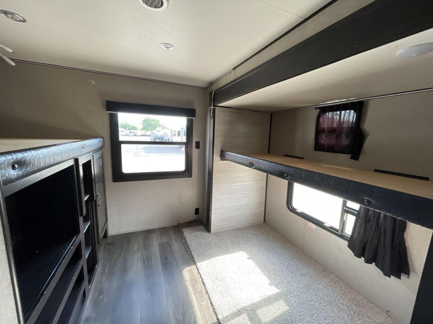 2021 JAYCO JAY FLIGHT 32BHDS (1UJBJ0BTXM1) , located at 4319 N Main Street, Cleburne, TX, 76033, (817) 221-0660, 32.435829, -97.384178 - Photo#19