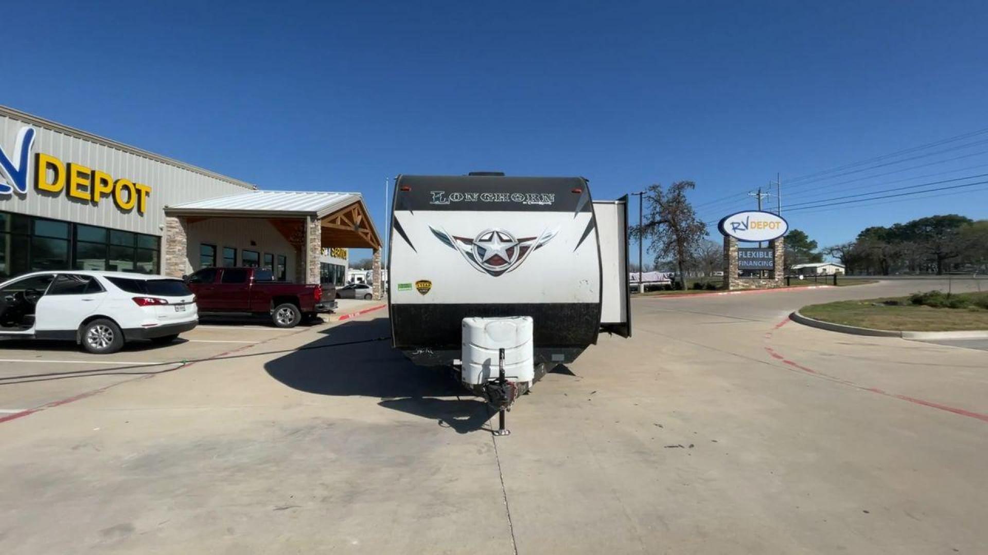 2021 KEYSTONE LONGHORN 340RE (4YDT3402XMS) , Length: 38 ft | Slides: 3 transmission, located at 4319 N Main Street, Cleburne, TX, 76033, (817) 221-0660, 32.435829, -97.384178 - Measuring an impressive 38 feet, the 2021 Crossroads Longhorn 340RE features a meticulously designed interior that combines sophistication with practicality. Introducing the Longhorn 340RE with a sophisticated floorplan, meticulously crafted to enhance your comfort during your journeys. Step inside - Photo#4