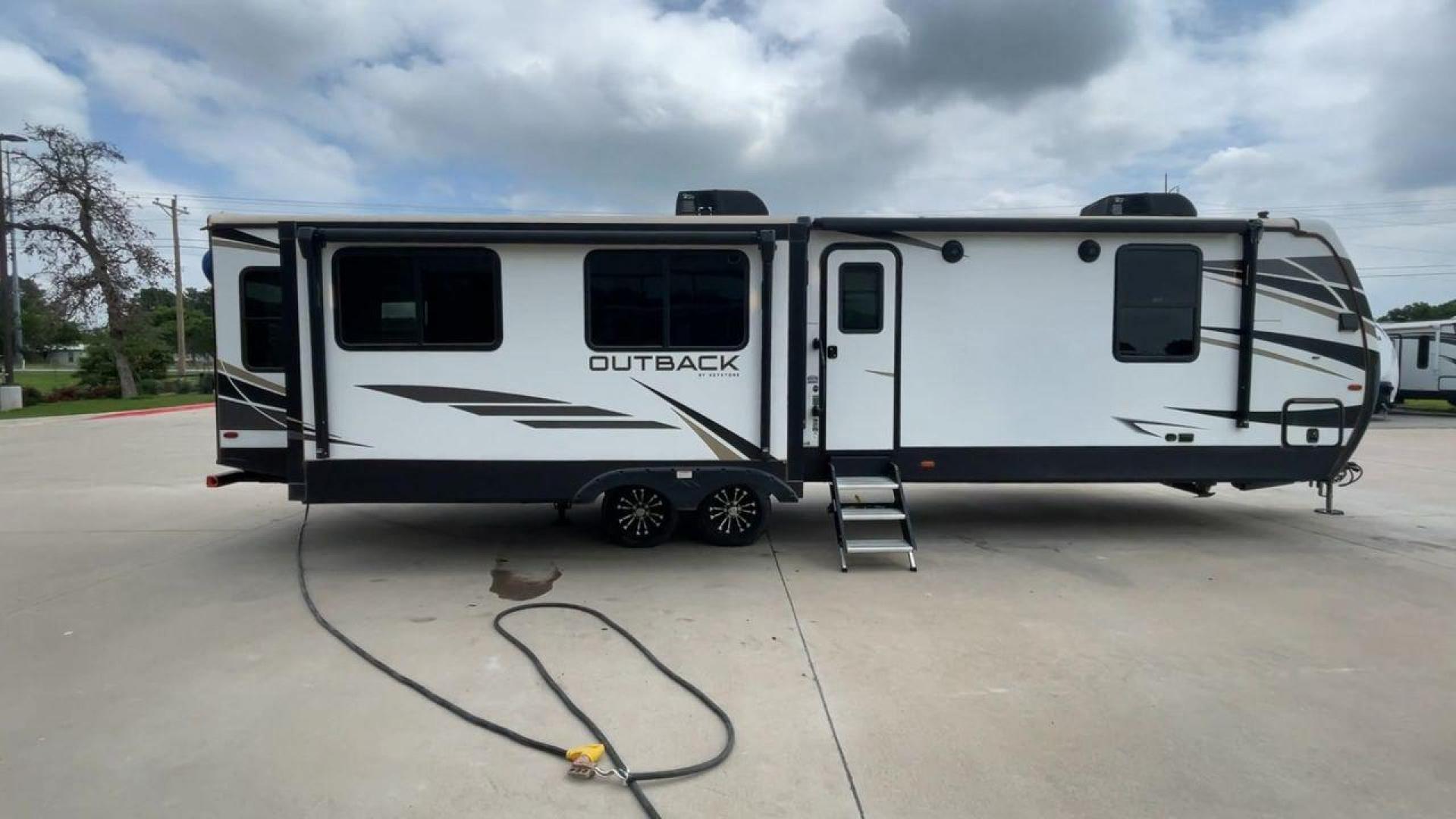 2021 KEYSTONE OUTBACK 328RL (4YDT3282XMB) , located at 4319 N Main Street, Cleburne, TX, 76033, (817) 221-0660, 32.435829, -97.384178 - Photo#2