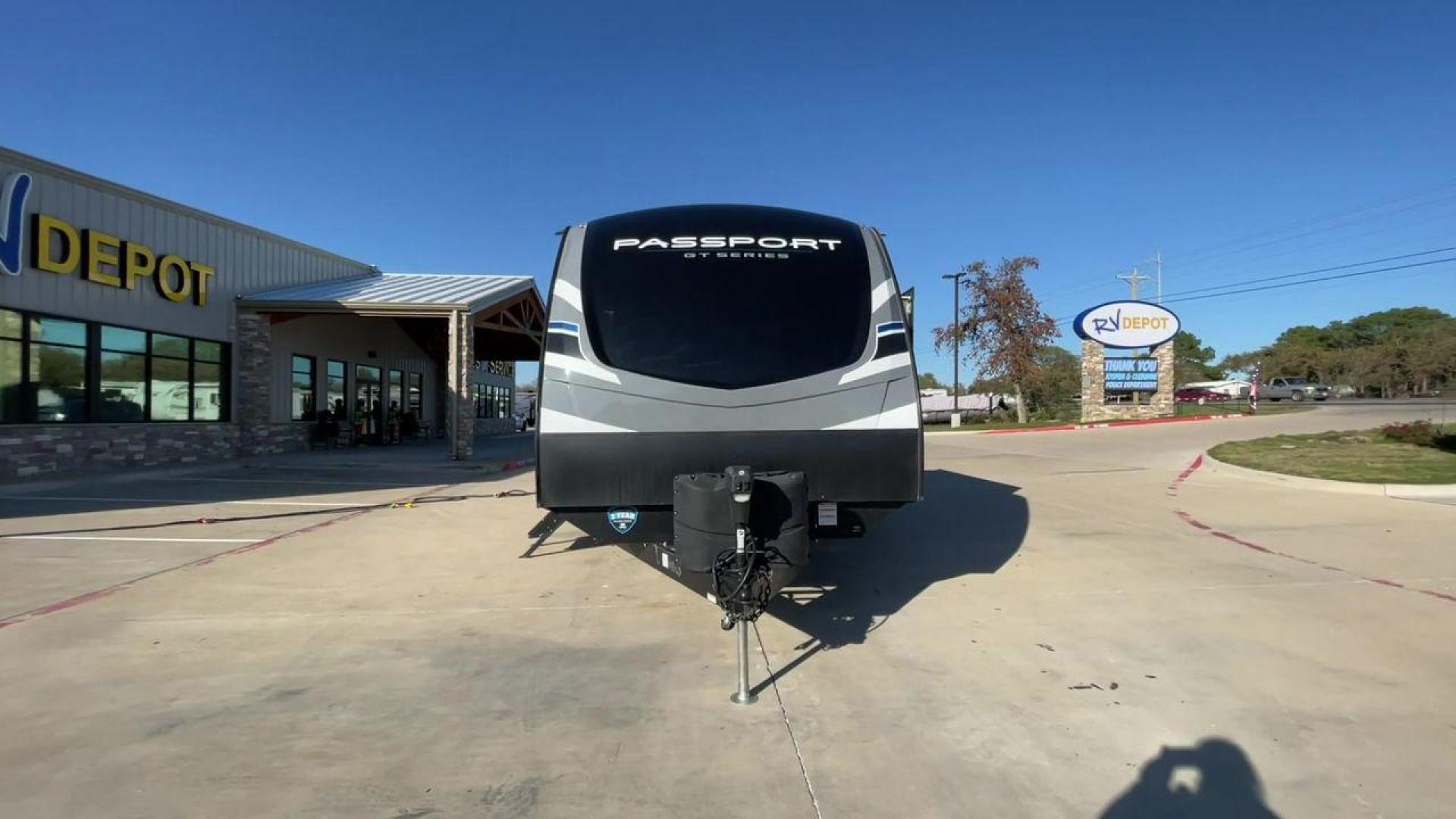 2021 KEYSTONE PASSPORT 3400QD (4YDT34020MK) , Length: 38.33 ft | Dry Weight: 7,525 lbs. | Gross Weight: 9,640 lbs | Slides: 2 transmission, located at 4319 N Main Street, Cleburne, TX, 76033, (817) 221-0660, 32.435829, -97.384178 - Discover the ultimate in camping luxury with the 2021 Keystone Passport 3400QD. This travel trailer is expertly crafted to provide you with unparalleled comfort, innovative features, and spacious living areas. This model is perfect for those who value spaciousness and easy towing. With a length of 3 - Photo#4