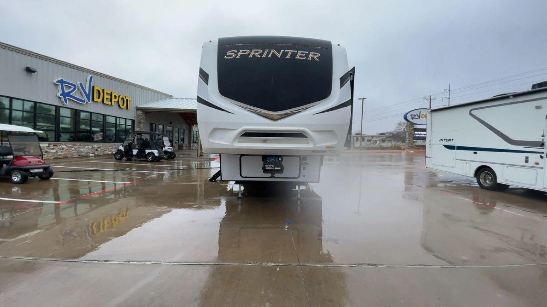 2021 KEYSTONE SPRINTER 35BH (4YDF35B21M1) , Slides: 3 transmission, located at 4319 N Main Street, Cleburne, TX, 76033, (817) 221-0660, 32.435829, -97.384178 - Photo#4