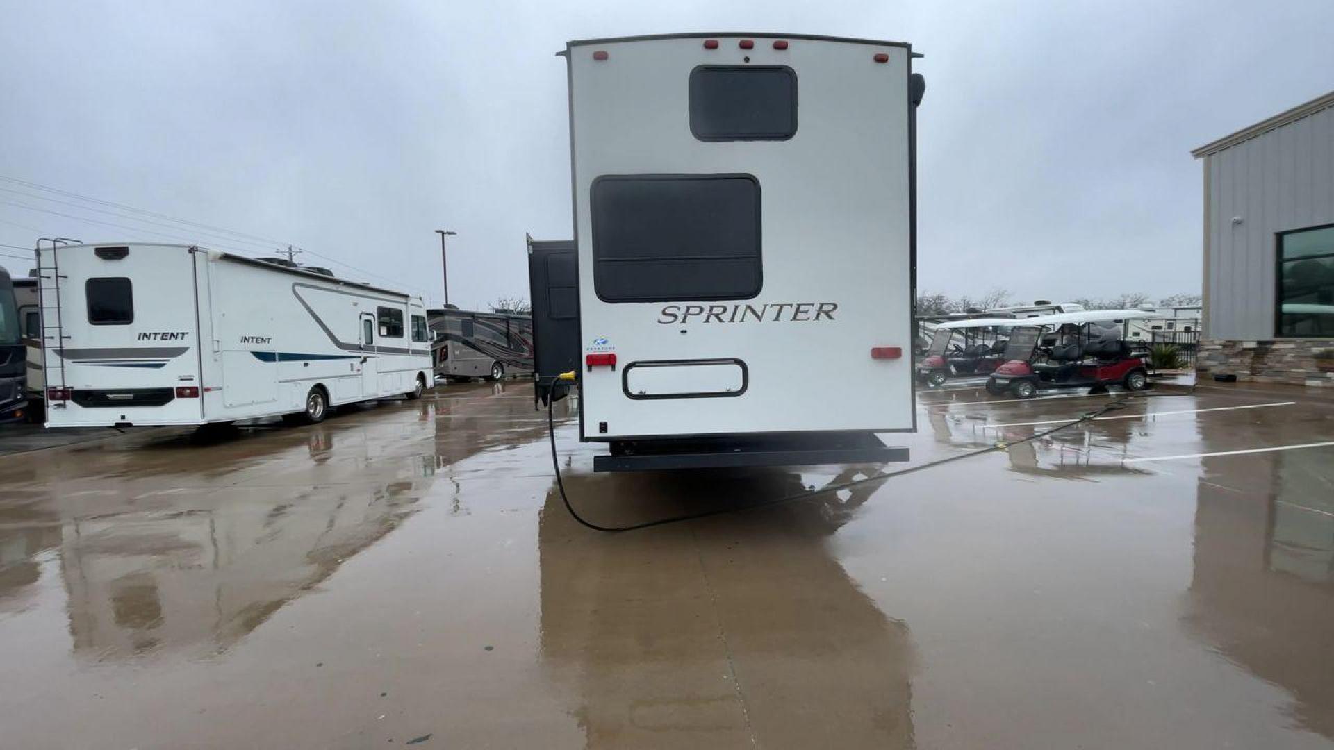 2021 KEYSTONE SPRINTER 35BH (4YDF35B21M1) , Slides: 3 transmission, located at 4319 N Main Street, Cleburne, TX, 76033, (817) 221-0660, 32.435829, -97.384178 - Photo#8