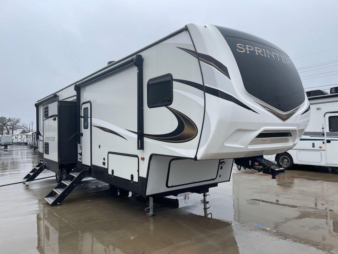 2021 KEYSTONE SPRINTER 35BH (4YDF35B21M1) , Slides: 3 transmission, located at 4319 N Main Street, Cleburne, TX, 76033, (817) 221-0660, 32.435829, -97.384178 - Photo#23