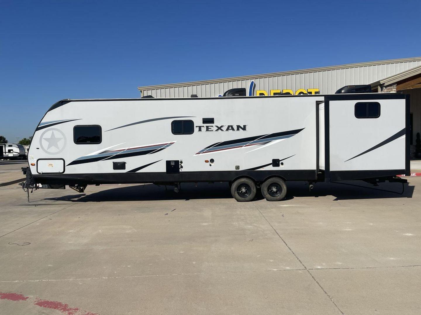 2021 KEYSTONE TEXAN 33DB (4YDT33D22M6) , located at 4319 N Main Street, Cleburne, TX, 76033, (817) 221-0660, 32.435829, -97.384178 - The 2021 Keystone Texan 33DB is an exceptional travel trailer that combines luxury, comfort, and practicality. Measuring 37 feet in length, this RV provides ample space for all your travel needs. The exterior is equipped with a rear, solid ladder for roof access, ensuring convenience for maintenance - Photo#23