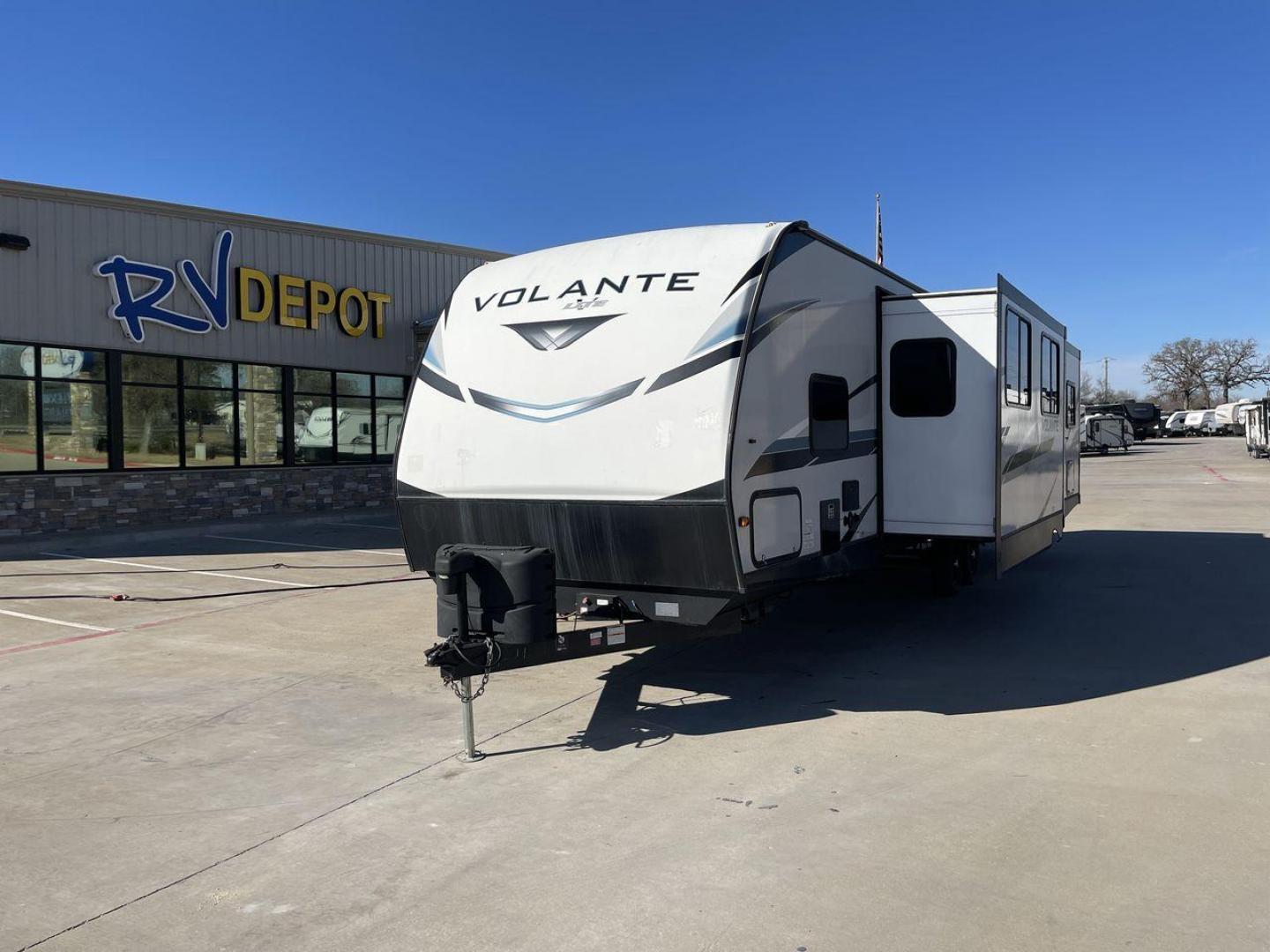 2021 KEYSTONE VOLANTE 32FB (4YDT32F22M6) , located at 4319 N Main Street, Cleburne, TX, 76033, (817) 221-0660, 32.435829, -97.384178 - Photo#0