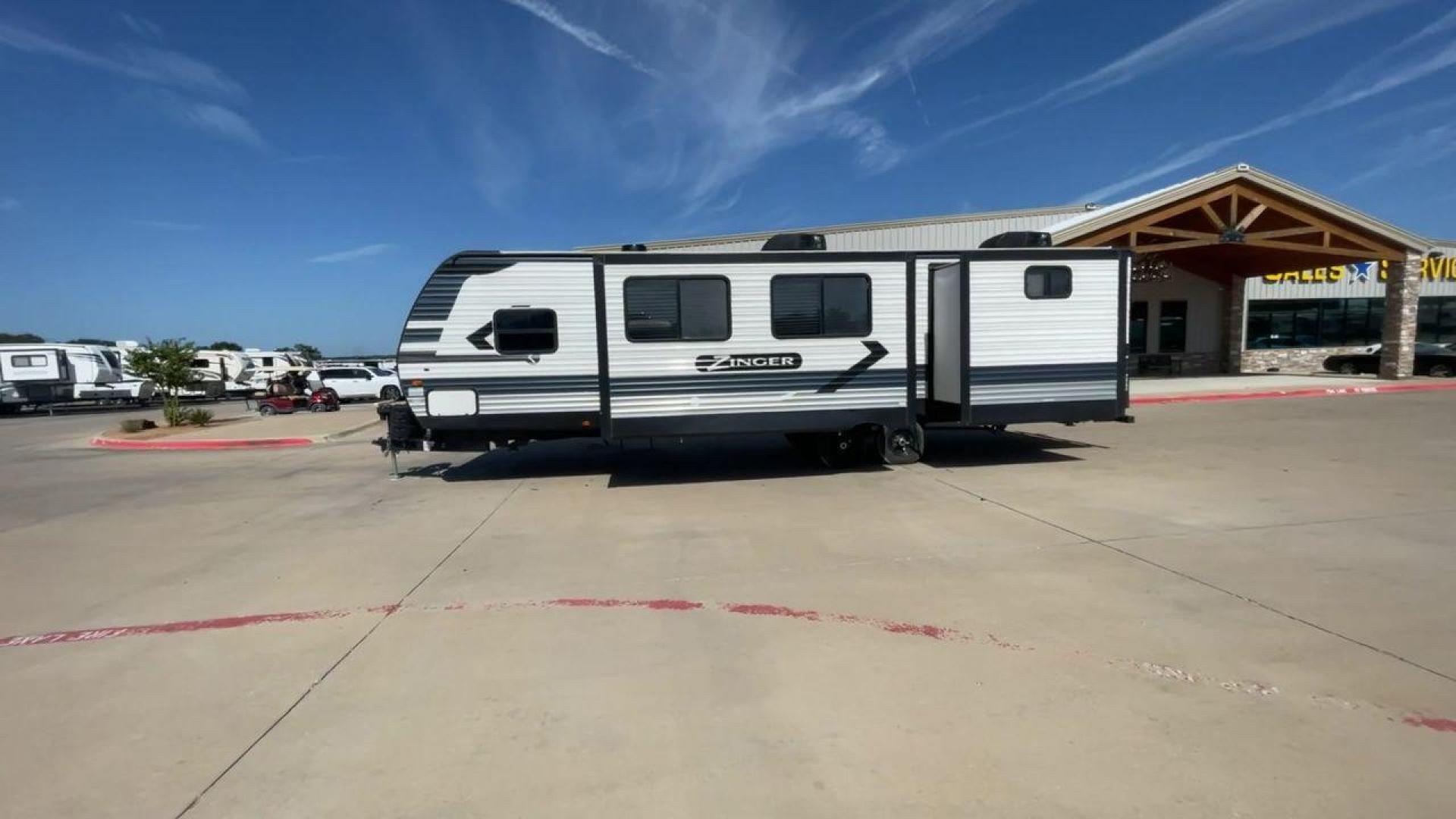 2021 KEYSTONE ZINGER 328SB (4YDT32821MS) , located at 4319 N Main Street, Cleburne, TX, 76033, (817) 221-0660, 32.435829, -97.384178 - Photo#6