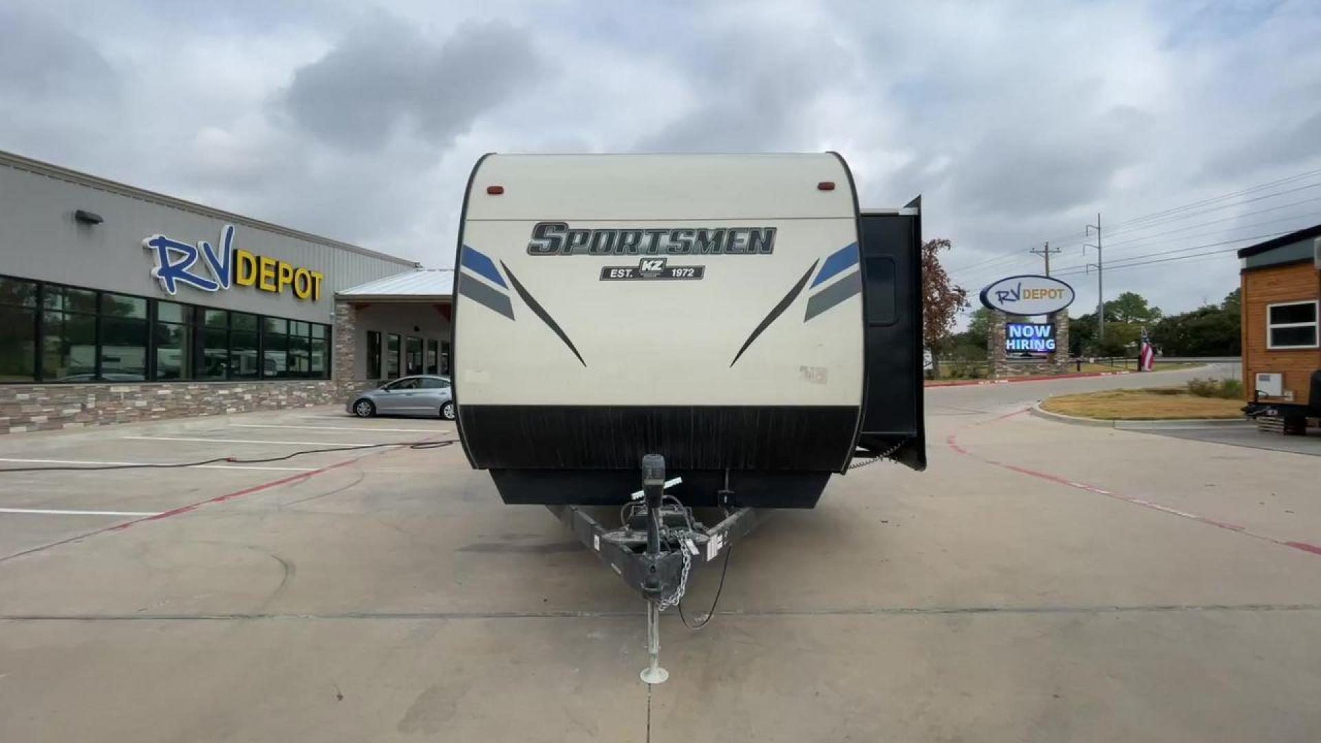 2021 WHITE KZ SPORTSMEN 363RL (4EZTS3722M5) , Length: 40.75 ft | Dry Weight: 8,910 lbs | GVWR: 10,460 lbs | Slides: 3 transmission, located at 4319 N Main Street, Cleburne, TX, 76033, (817) 221-0660, 32.435829, -97.384178 - Experience the ultimate in comfort and elegance with the 2021 KZ Sportsmen 363RL travel trailer. The comfort and style you require for your outdoor experiences are provided by this roomy and feature-rich RV. The dimensions of this unit are 40.75 ft in length, 8 ft in width, and 11.33 ft in height. I - Photo#4