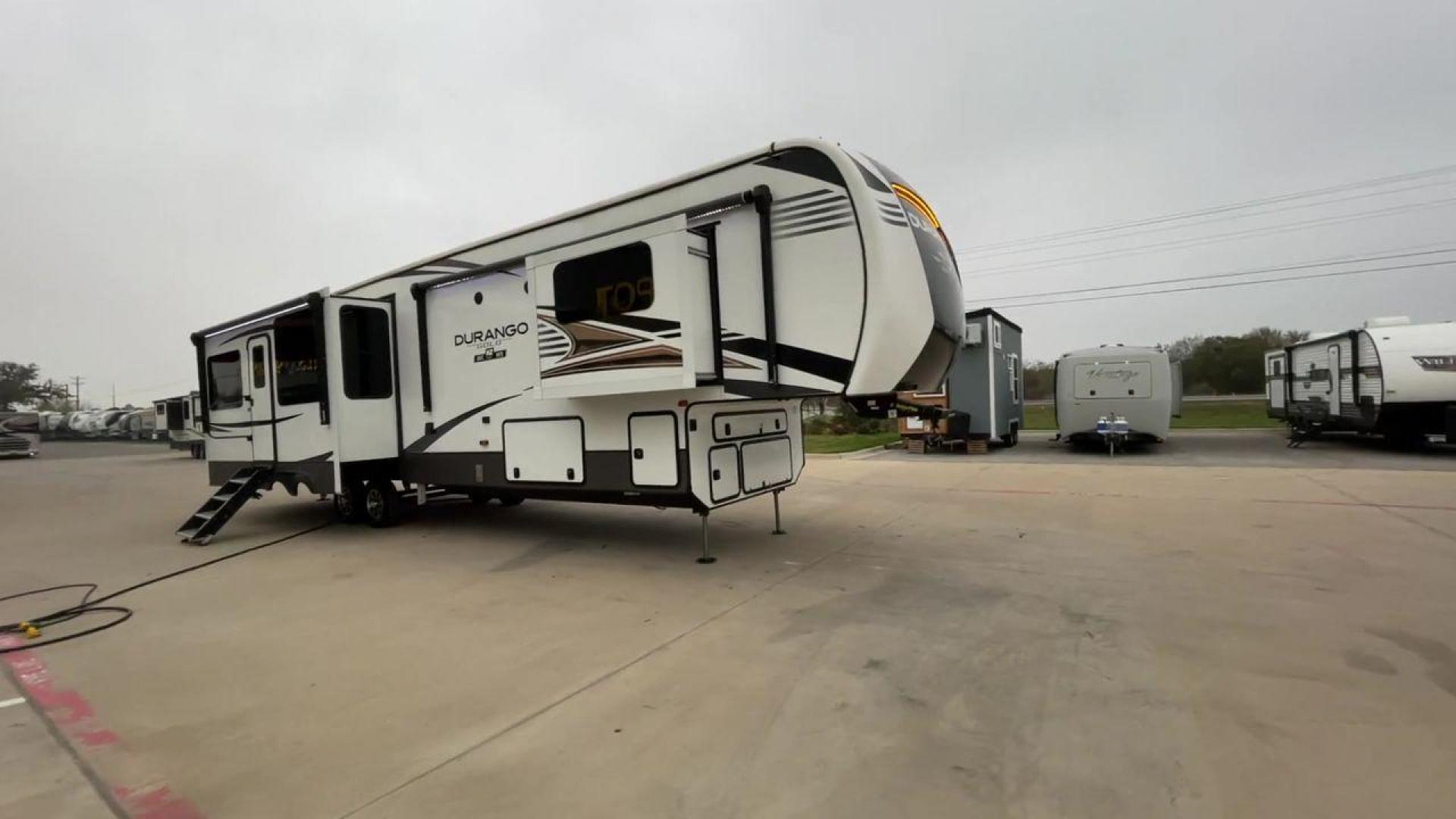 2021 K-Z DURANGO 383RLQ (4EZFV4224M6) , located at 4319 N Main Street, Cleburne, TX, 76033, (817) 221-0660, 32.435829, -97.384178 - If you're in the market for a top-of-the-line fifth wheel rear living RV, look no further than RV Depot in Cleburne, TX. We are excited to present to you the 2021 K-Z Durango 383RLQ, a luxurious and spacious RV that is perfect for all your travel adventures. With its outstanding features and excepti - Photo#3