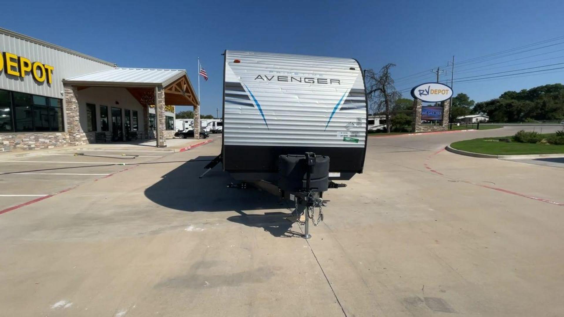 2021 PRIMETIME AVENGER 27RKS (5ZT2AVSB4MB) , Length: 33 ft. | Dry Weight: 6,586 lbs. | Slides: 1 transmission, located at 4319 N Main Street, Cleburne, TX, 76033, (817) 221-0660, 32.435829, -97.384178 - Photo#4