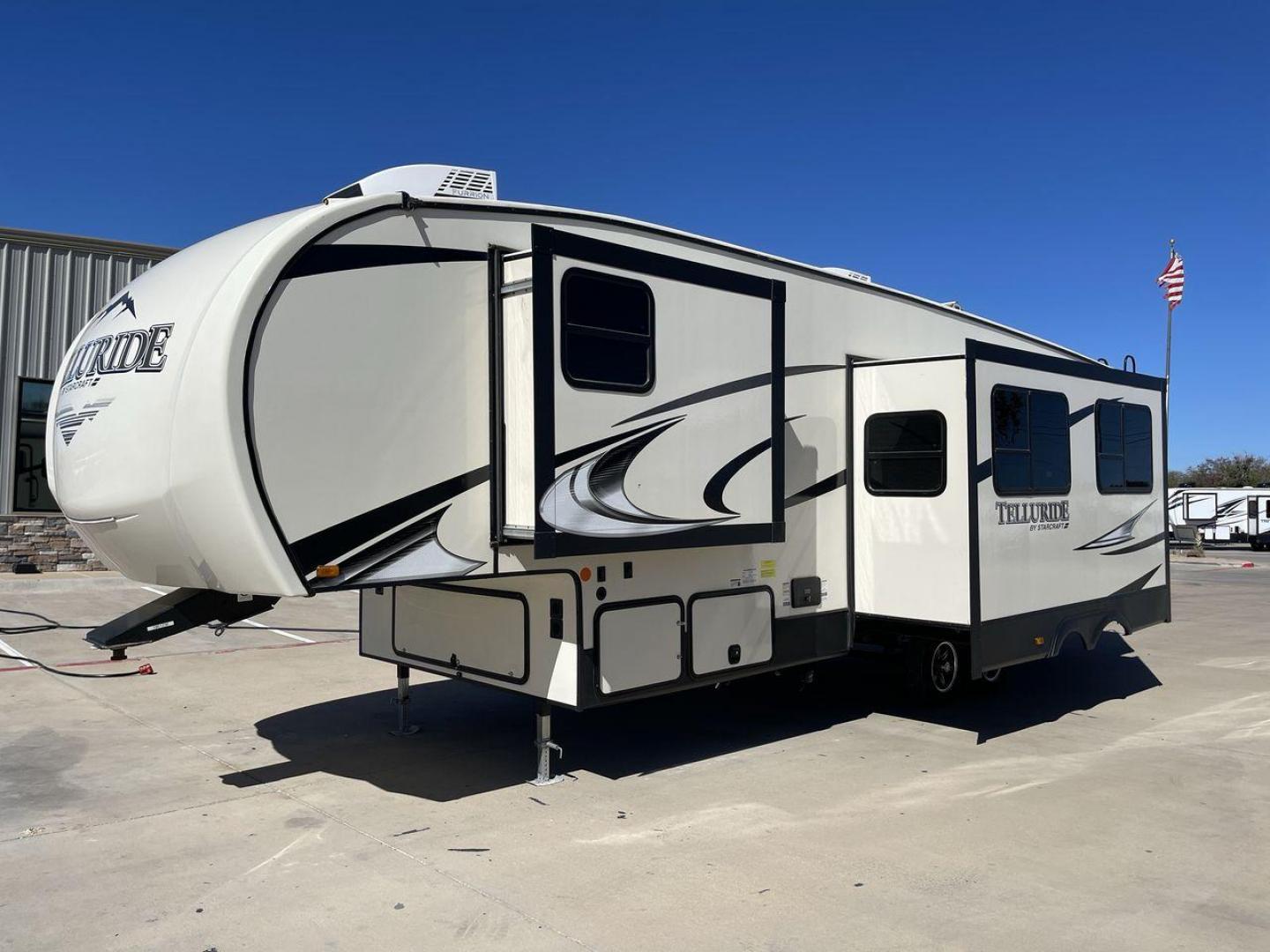 2021 STARCRAFT TELLURIDE 297BHS (1SACS0BS6M3) , Slides: 2 transmission, located at 4319 N Main Street, Cleburne, TX, 76033, (817) 221-0660, 32.435829, -97.384178 - Discover the ultimate blend of luxury and adaptability with the 2021 Starcraft Telluride 297BHS. This fifth wheel comes with two slideouts and a spacious 21-foot power awning, providing plenty of room for outdoor relaxation and entertainment. Designed to comfortably accommodate up to 10 people, this - Photo#25