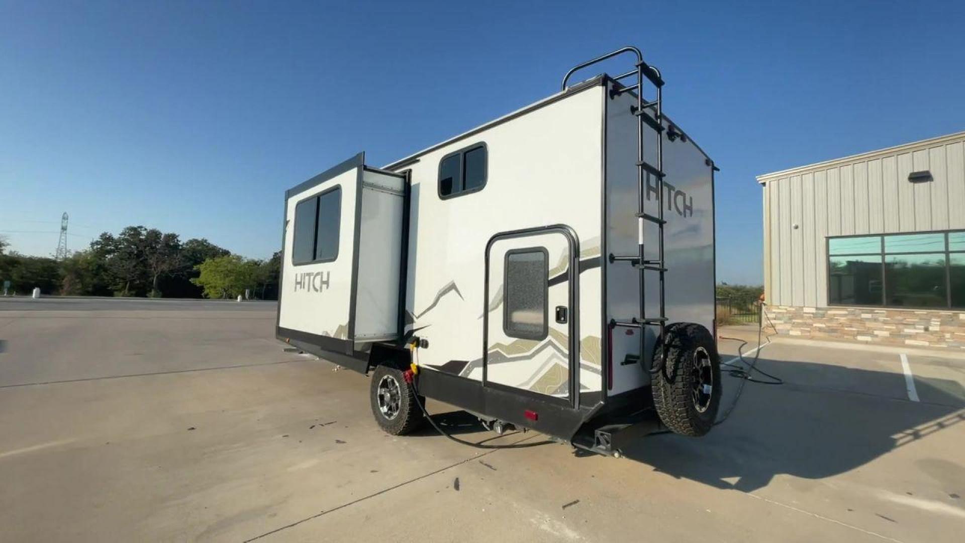 2022 CRUISER RV HITCH 18BHS (5RXRB2319N1) , Length: 22 ft | Dry Weight: 4,030 lbs | Gross Weight: 5,000 lbs | Slides: 1 transmission, located at 4319 N Main Street, Cleburne, TX, 76033, (817) 221-0660, 32.435829, -97.384178 - The 2022 Cruiser RV Corp Hitch 18BHS is a compact yet feature-packed travel trailer perfect for those who value comfort and convenience during their travels. Featuring a sleek and modern exterior design, this lightweight trailer measures approximately 22 feet in length, making it easy to tow and man - Photo#7