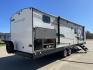 2022 CRUISER RV RADIANCE 28QD (5RXFB3323N1) , Length: 33.33 ft. | Dry Weight: 6,404 lbs. | Gross Weight: 9,600 lbs. | Slides: 1 transmission, located at 4319 N Main Street, Cleburne, TX, 76033, (817) 221-0660, 32.435829, -97.384178 - Photo#25