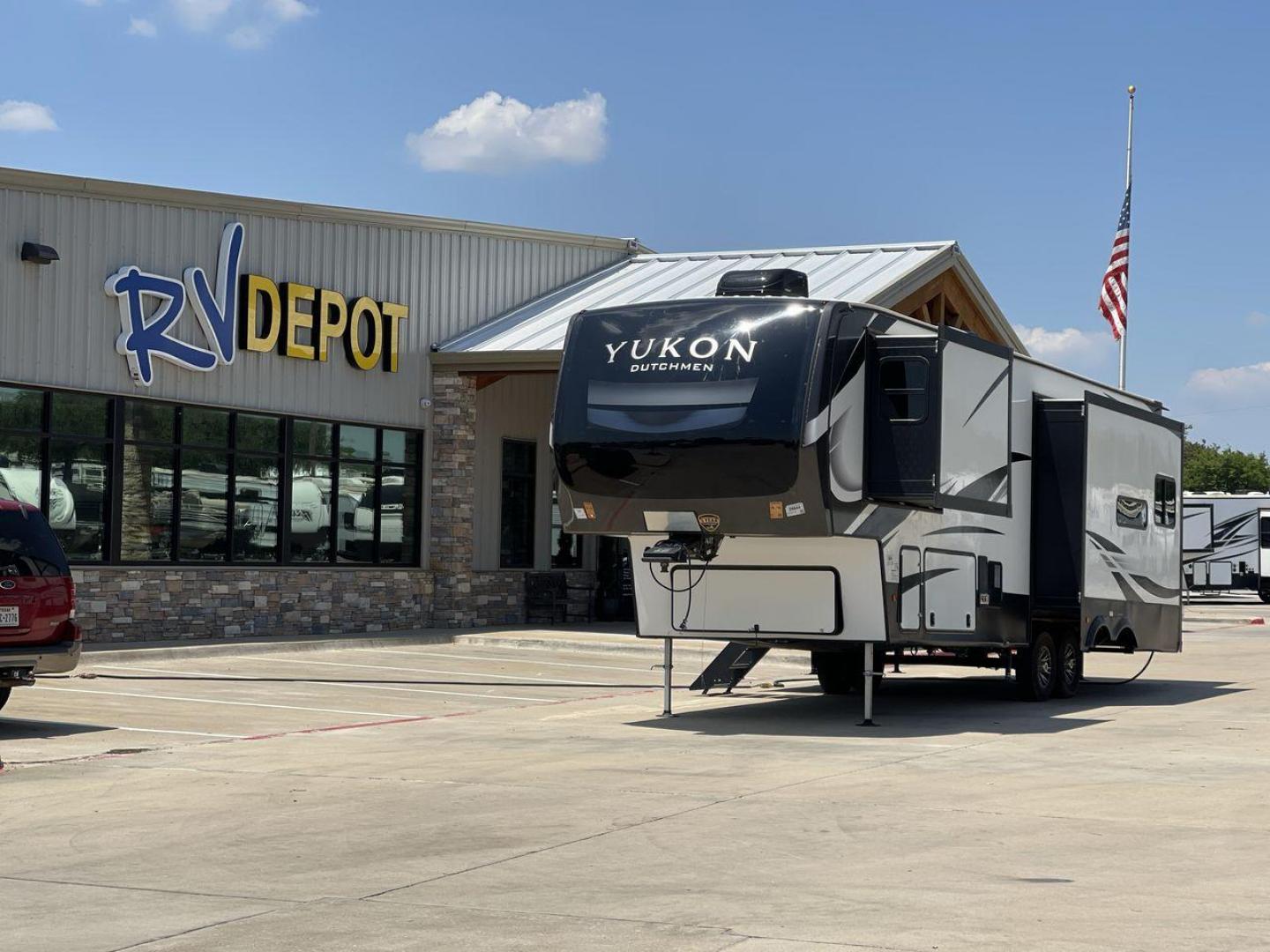 2022 DUTCHMEN YUKON 320RL (4YDFYKR24NZ) , Length: 36.5 ft. | Dry Weight: 12,360 lbs. | Slides: 3 transmission, located at 4319 N Main Street, Cleburne, TX, 76033, (817) 221-0660, 32.435829, -97.384178 - The 2022 Dutchmen Yukon 320RL is a stunning blend of elegance and practical design. If indeed caters to people seeking a refined house on wheels. Its 36.5-foot length and three slides provide enough living space while combining comfort and flair. The exterior, with its clean design and sophisticated - Photo#0