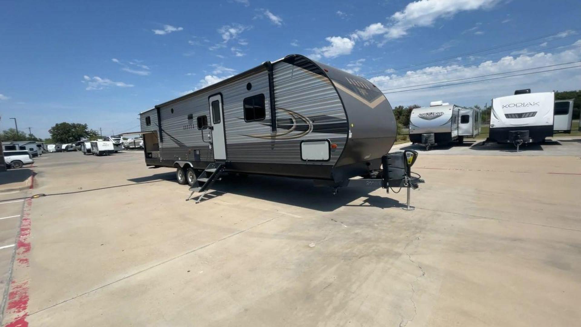 2022 FOREST RIVER AURORA 34BHTS (5ZT2ARZB6NX) , Length: 38 ft. | Dry Weight: 8,666 lbs. | Gross Weight: 10,500 lbs. | Slides: 3 transmission, located at 4319 N Main Street, Cleburne, TX, 76033, (817) 221-0660, 32.435829, -97.384178 - Photo#3