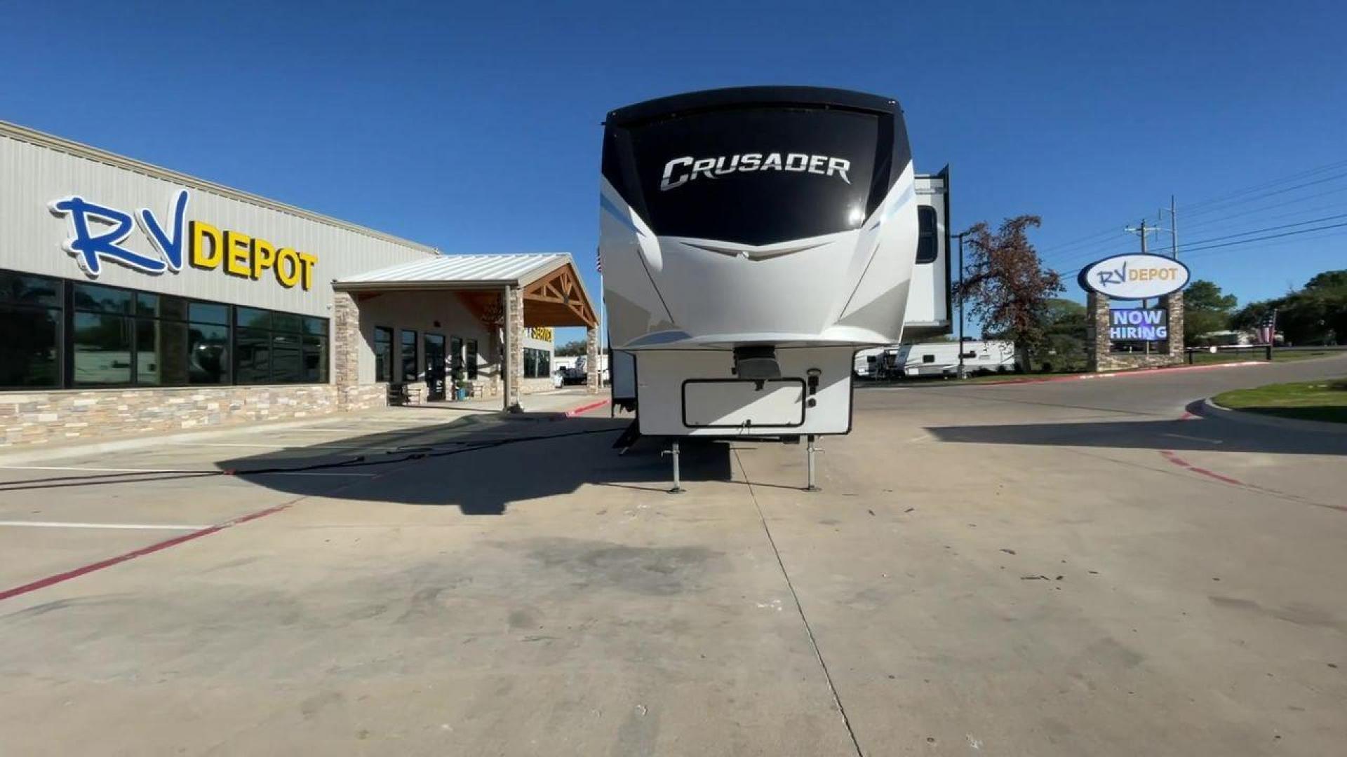 2022 FOREST RIVER CRUSADER 335RLP (5ZT3CSZBXNG) , Length: 37 ft | Dry Weight: 11,114 lbs | Slides: 3 transmission, located at 4319 N Main Street, Cleburne, TX, 76033, (817) 221-0660, 32.435829, -97.384178 - The 2022 Forest River Crusader 335RLP is an exceptional fifth wheel that offers a perfect blend of luxury, convenience, and spacious living. Measuring at a length of 37 feet and with a dry weight of 11,114 lbs, this model provides a well-balanced towing experience while ensuring a generous and comfo - Photo#4